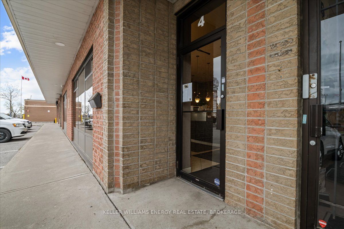 #4 - 1084 Salk Road Property Photo 3