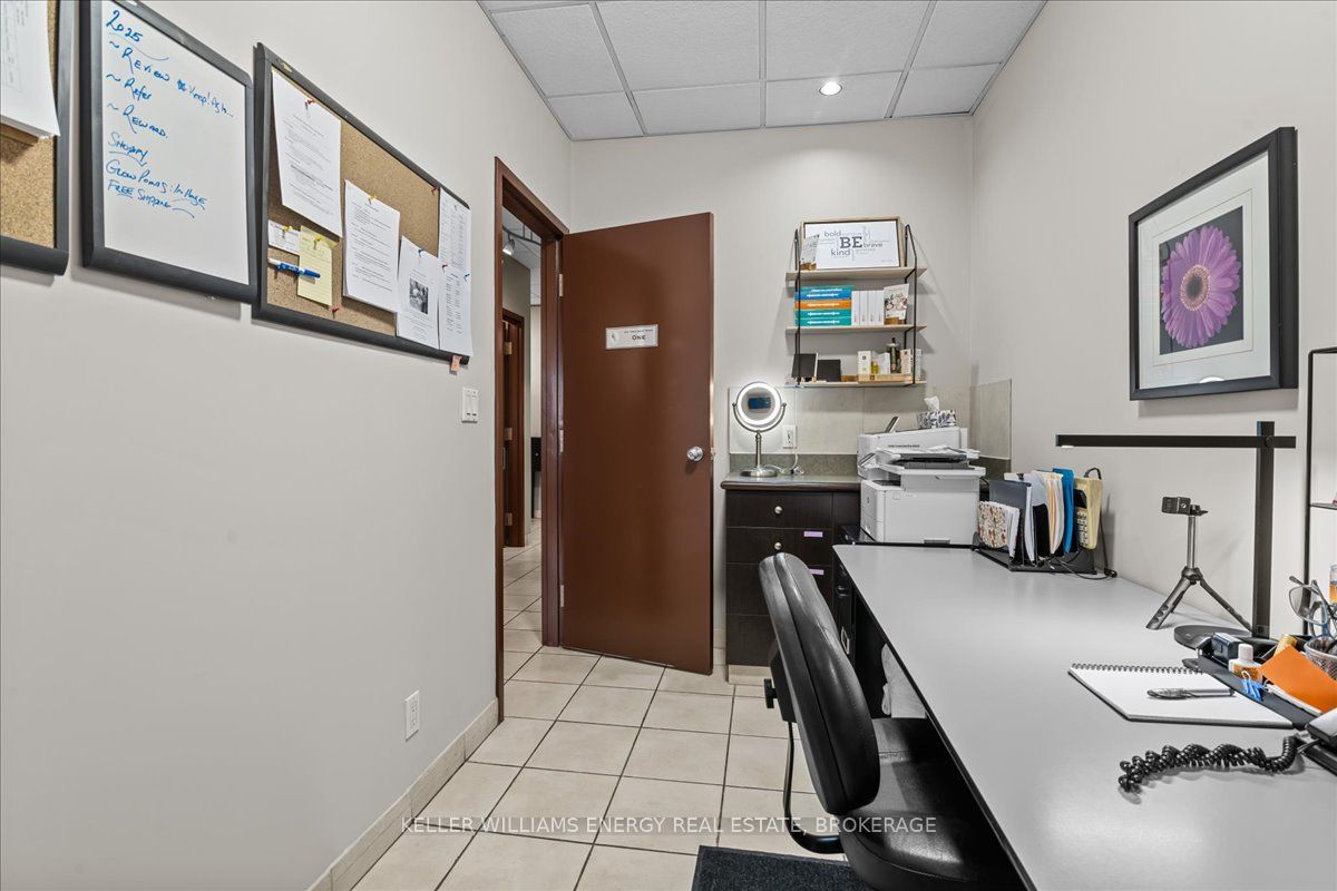 #4 - 1084 Salk Road Property Photo 13