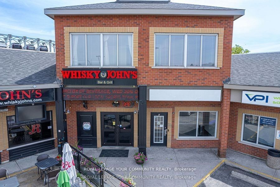 843 King St W Property Photo 2