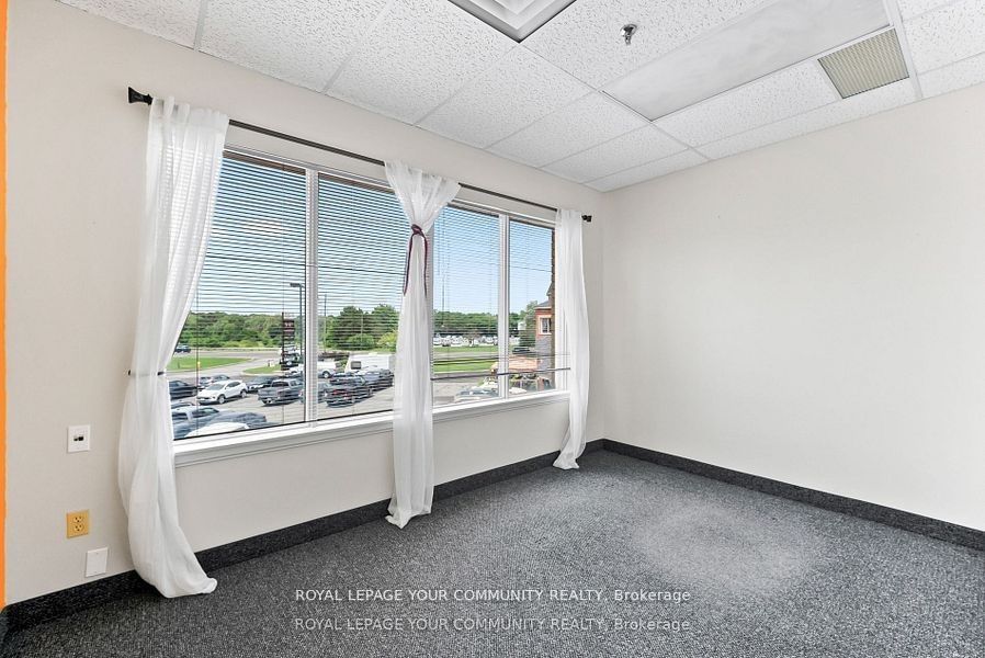 843 King St W Property Photo 10