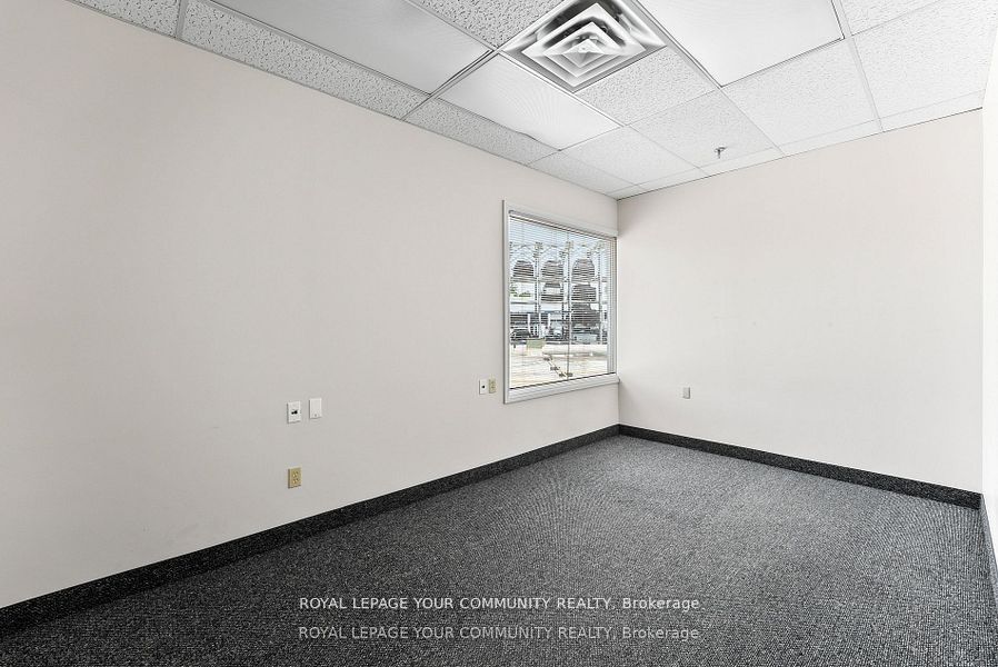843 King St W Property Photo 11