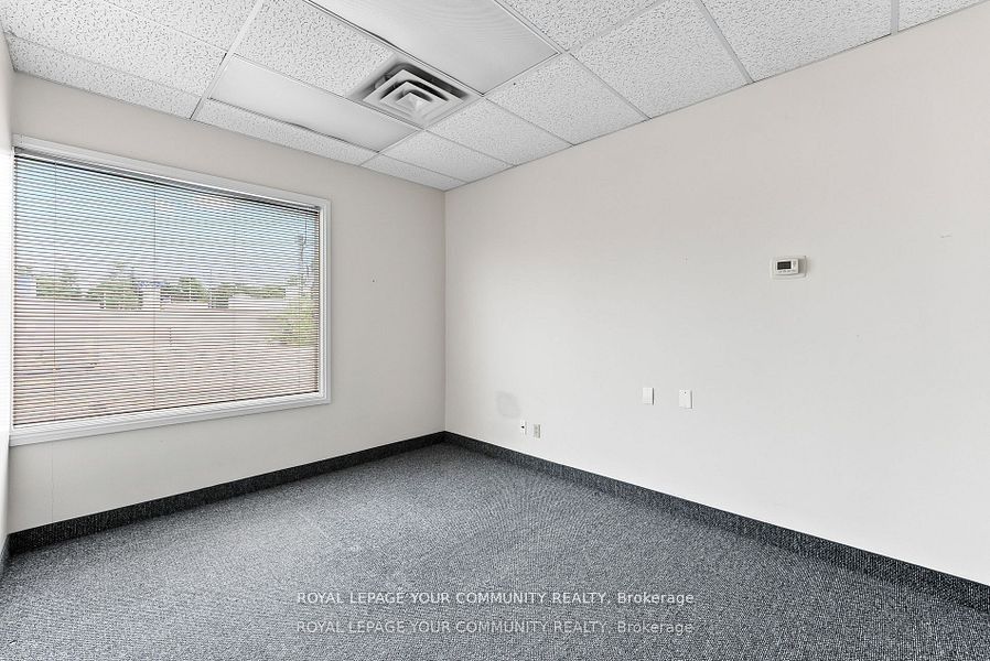 843 King St W Property Photo 12