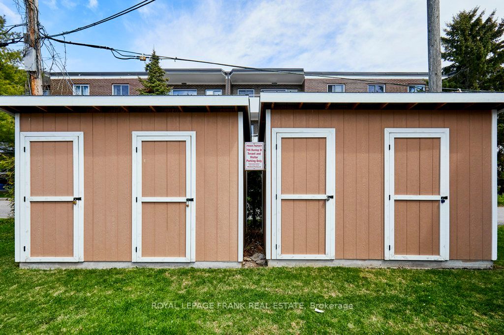 706 Dunlop St W Property Photo 29