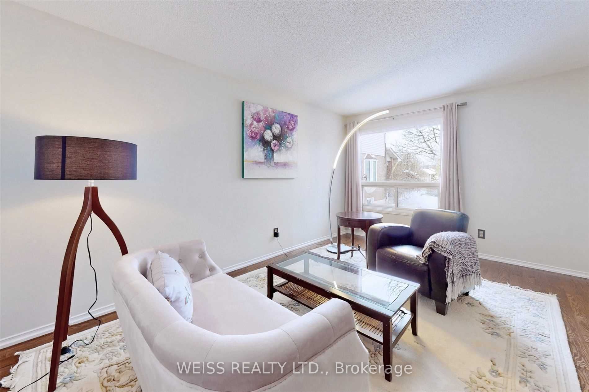 43 Walker Crescent Property Photo 1