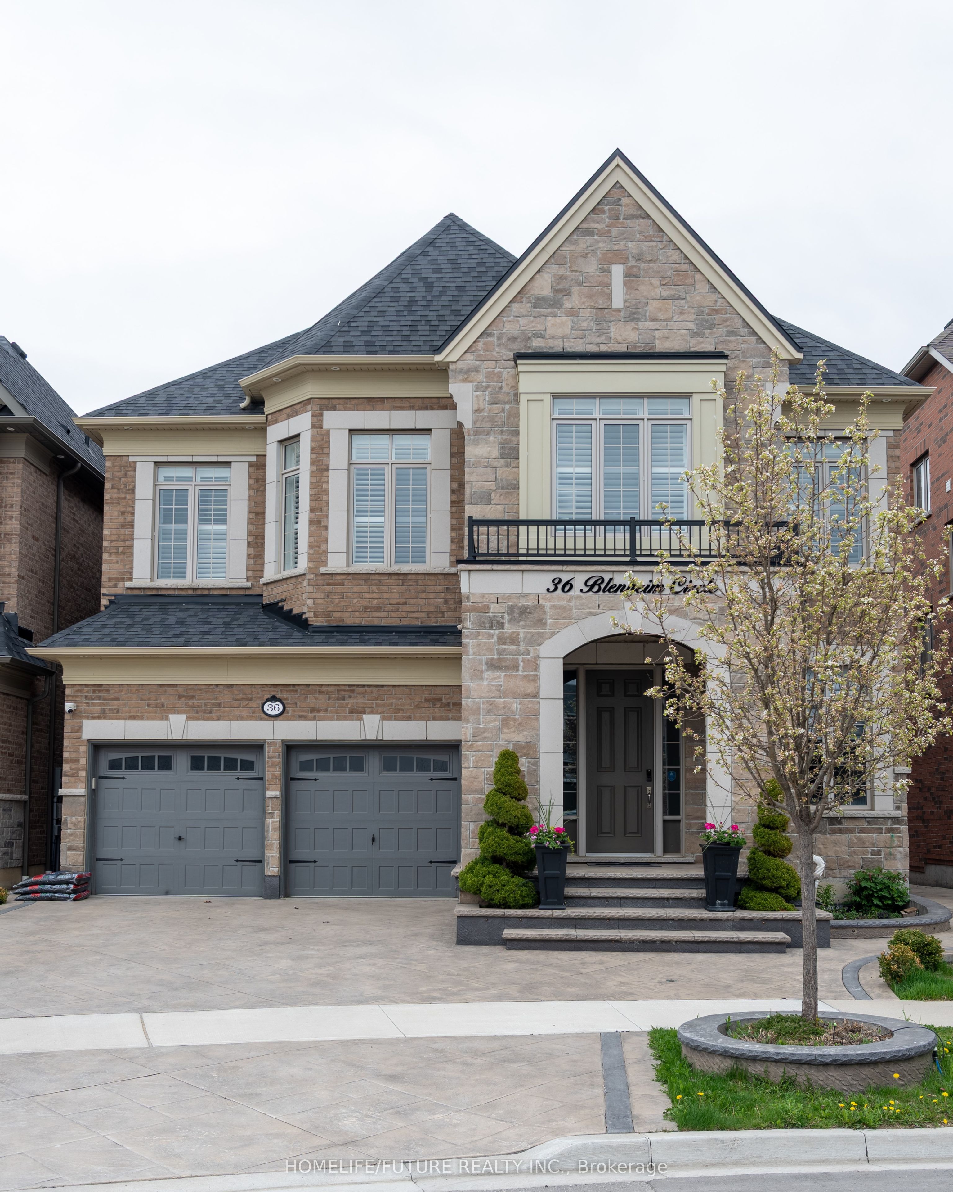 36 Blenheim Circle Property Photo 1