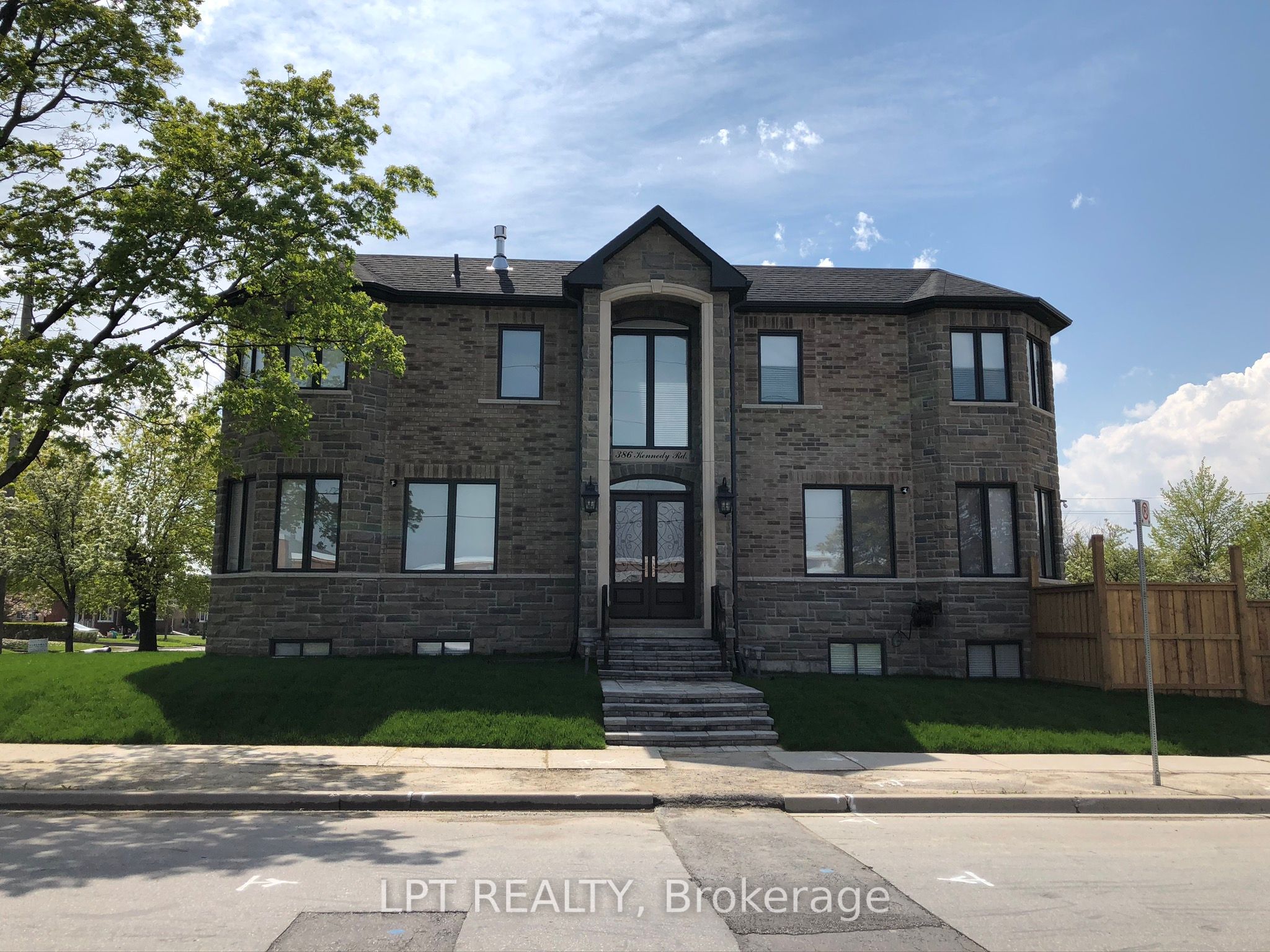 386 Kennedy Road Property Photo 3