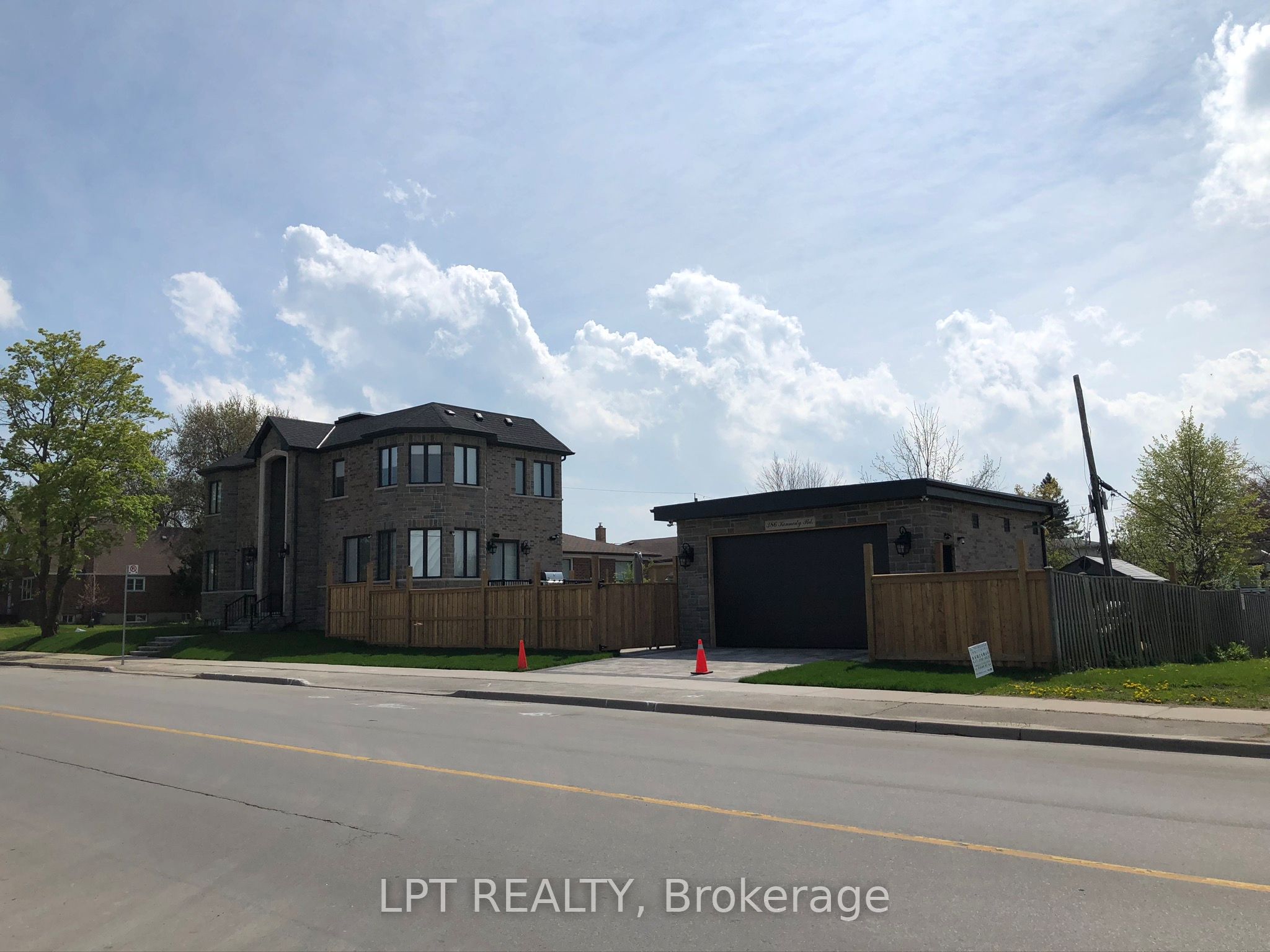 386 Kennedy Road Property Photo 4