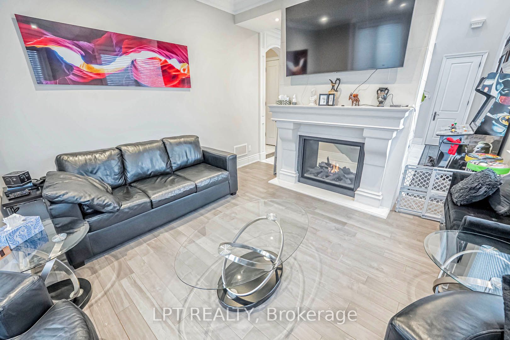 386 Kennedy Road Property Photo 10