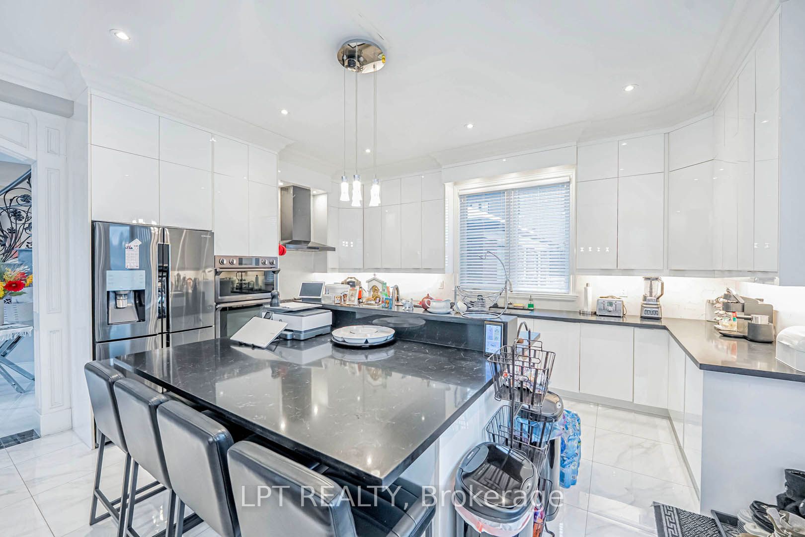 386 Kennedy Road Property Photo 16