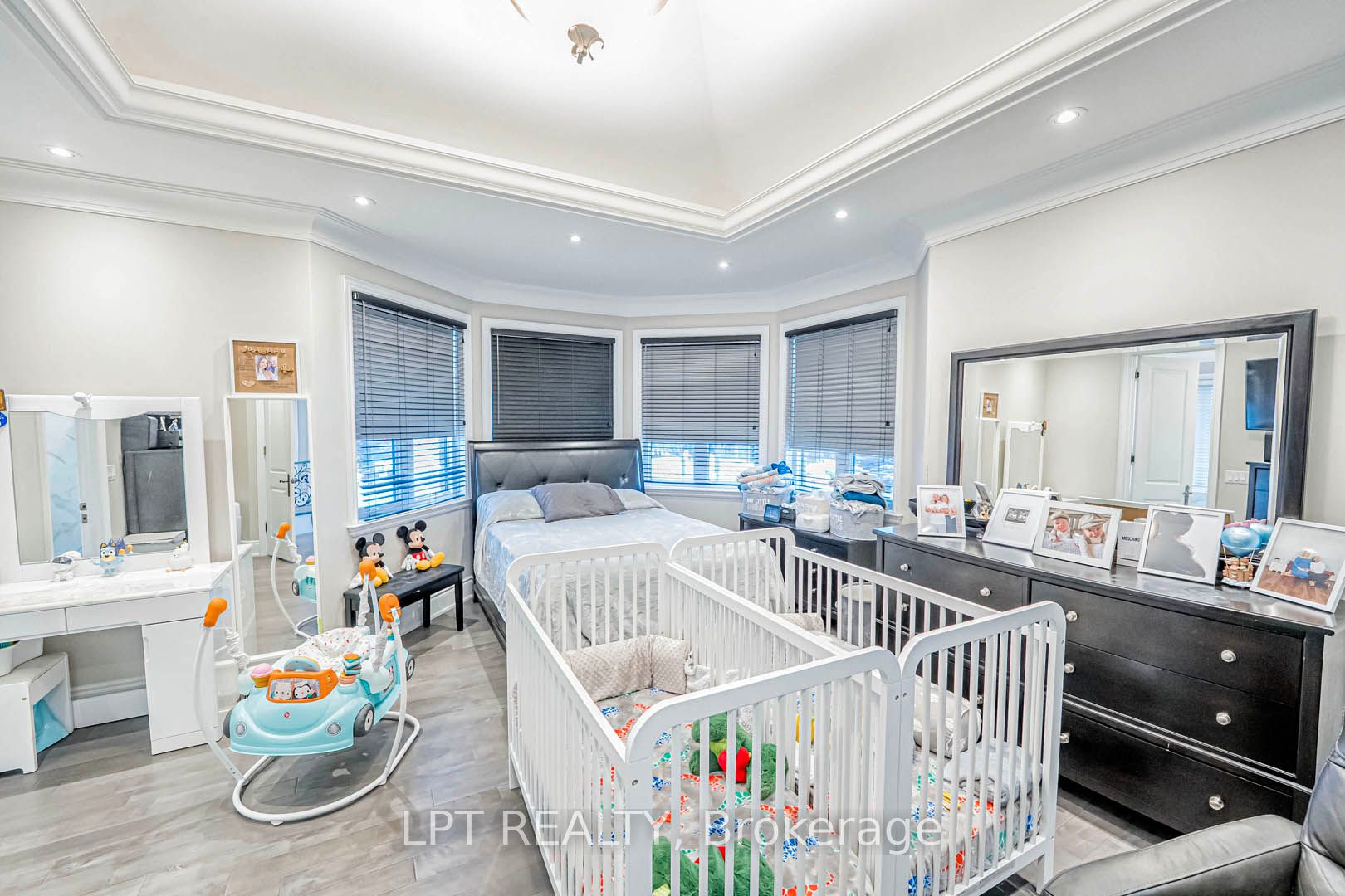 386 Kennedy Road Property Photo 23
