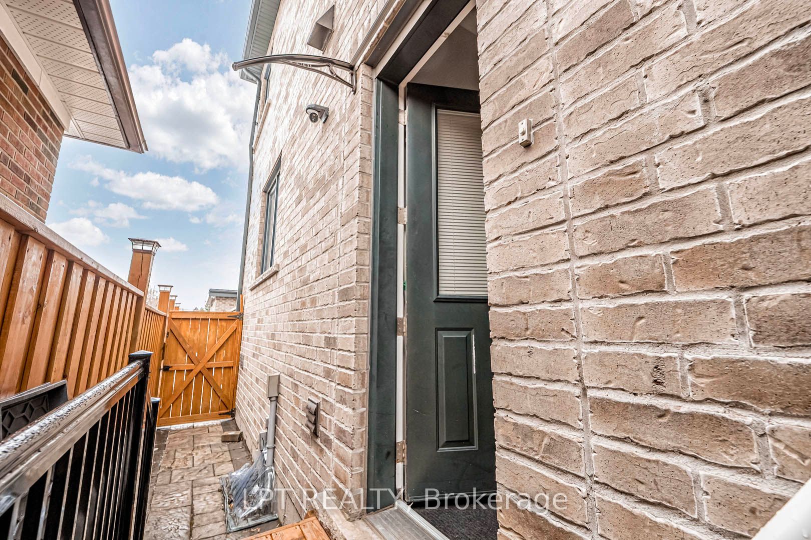 386 Kennedy Road Property Photo 26