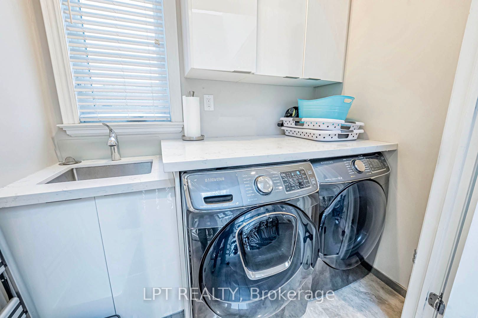 386 Kennedy Road Property Photo 27