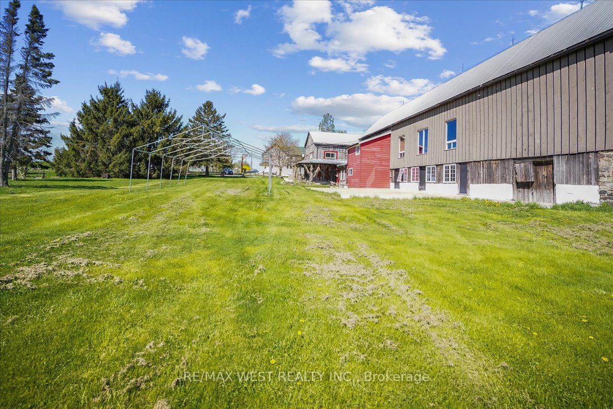 2885 Altona Road Barn Property Photo 4