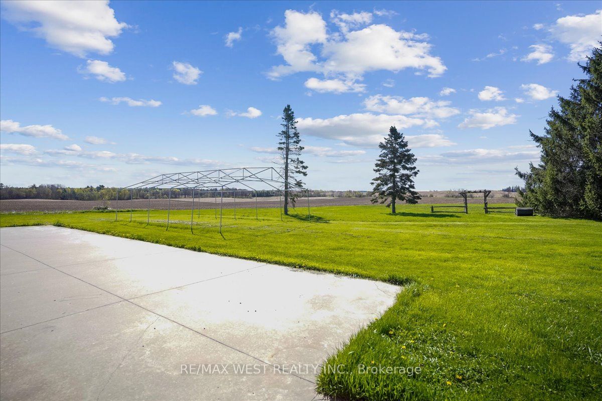 2885 Altona Road Barn Property Photo 6
