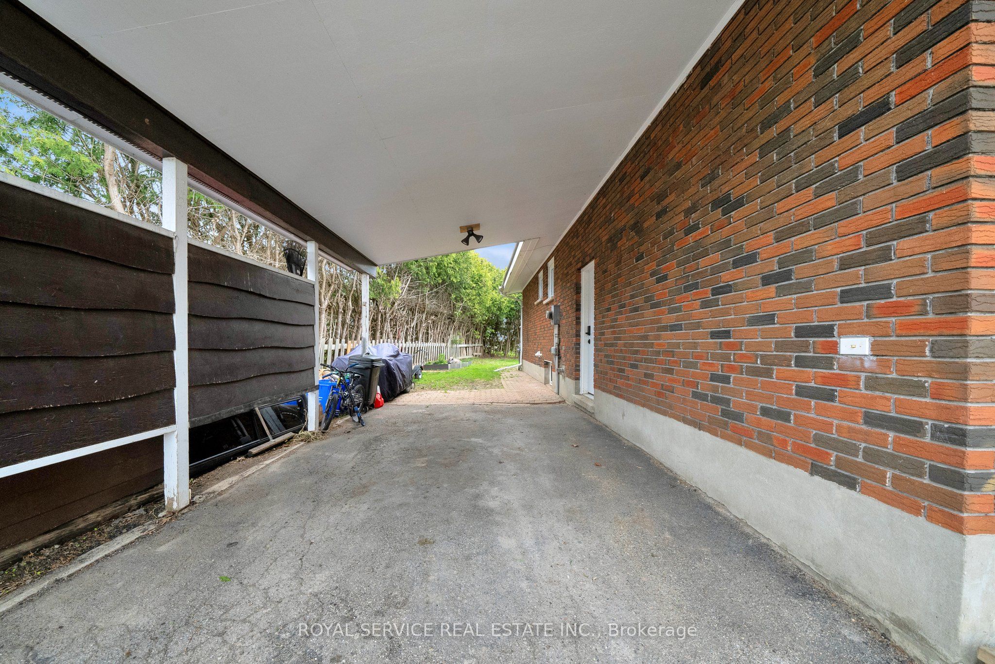 59 Church Street S Property Photo 5