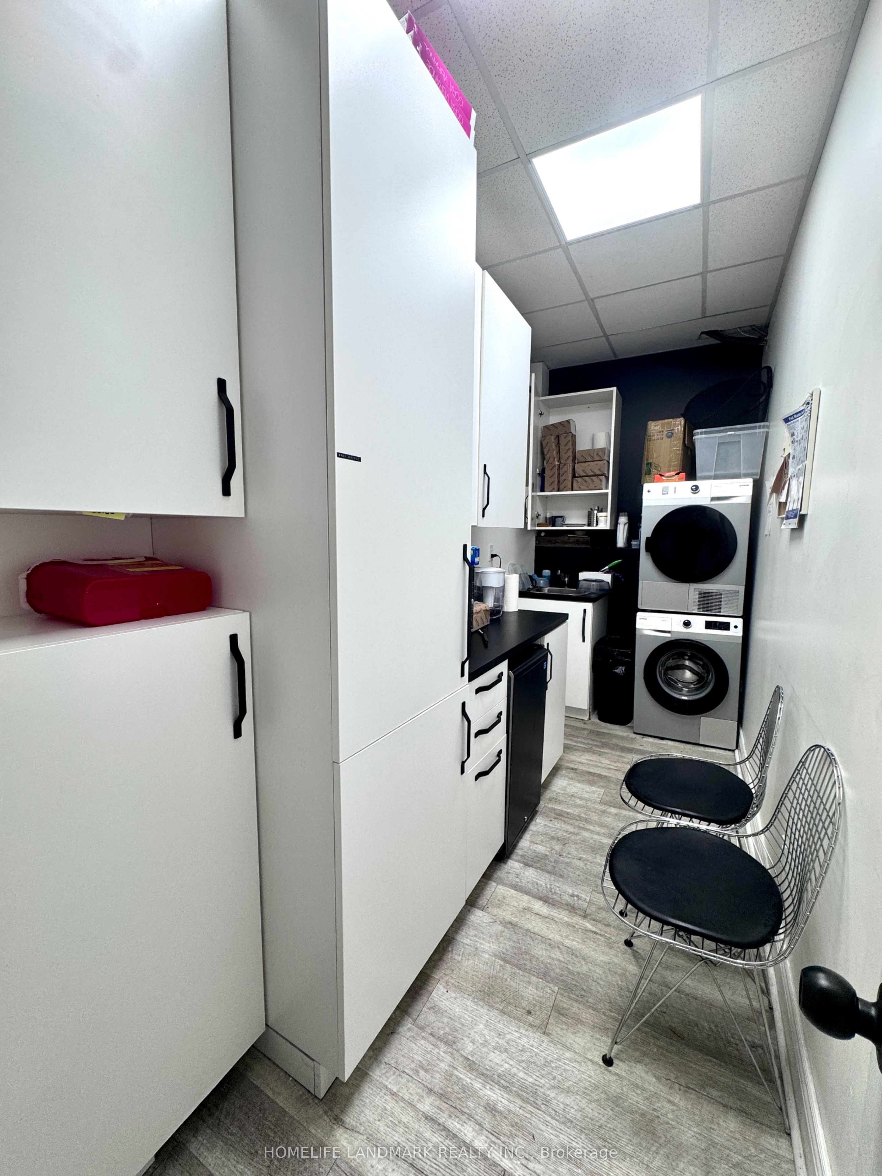 #ground Unit - 373 Broadview Avenue Property Photo 12