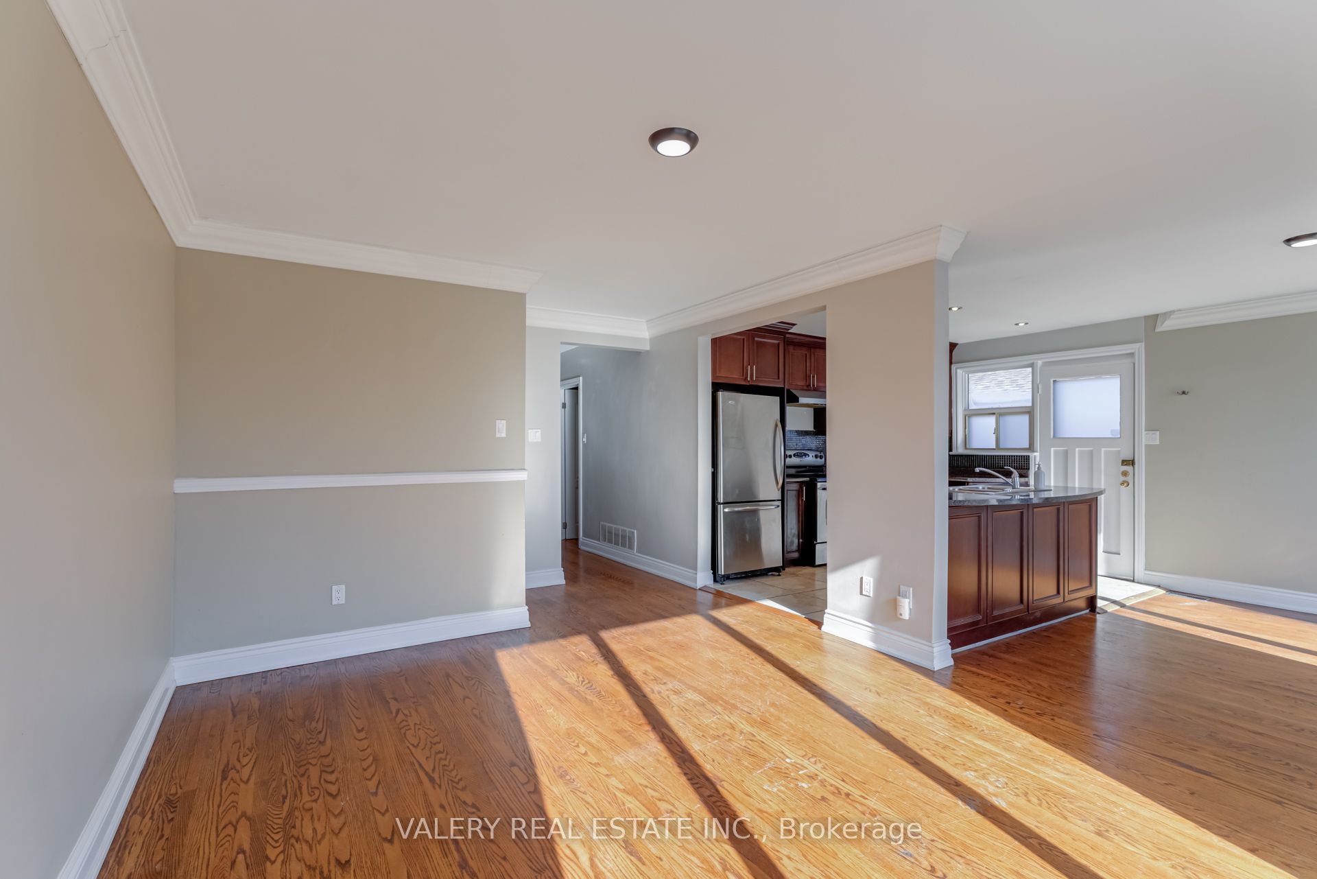 #main - 118 Dorcot Avenue Property Photo 3
