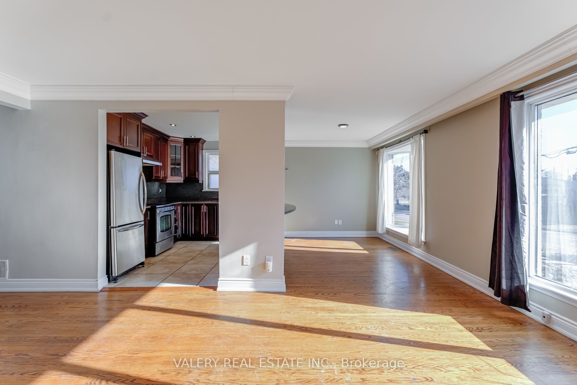 #main - 118 Dorcot Avenue Property Photo 5