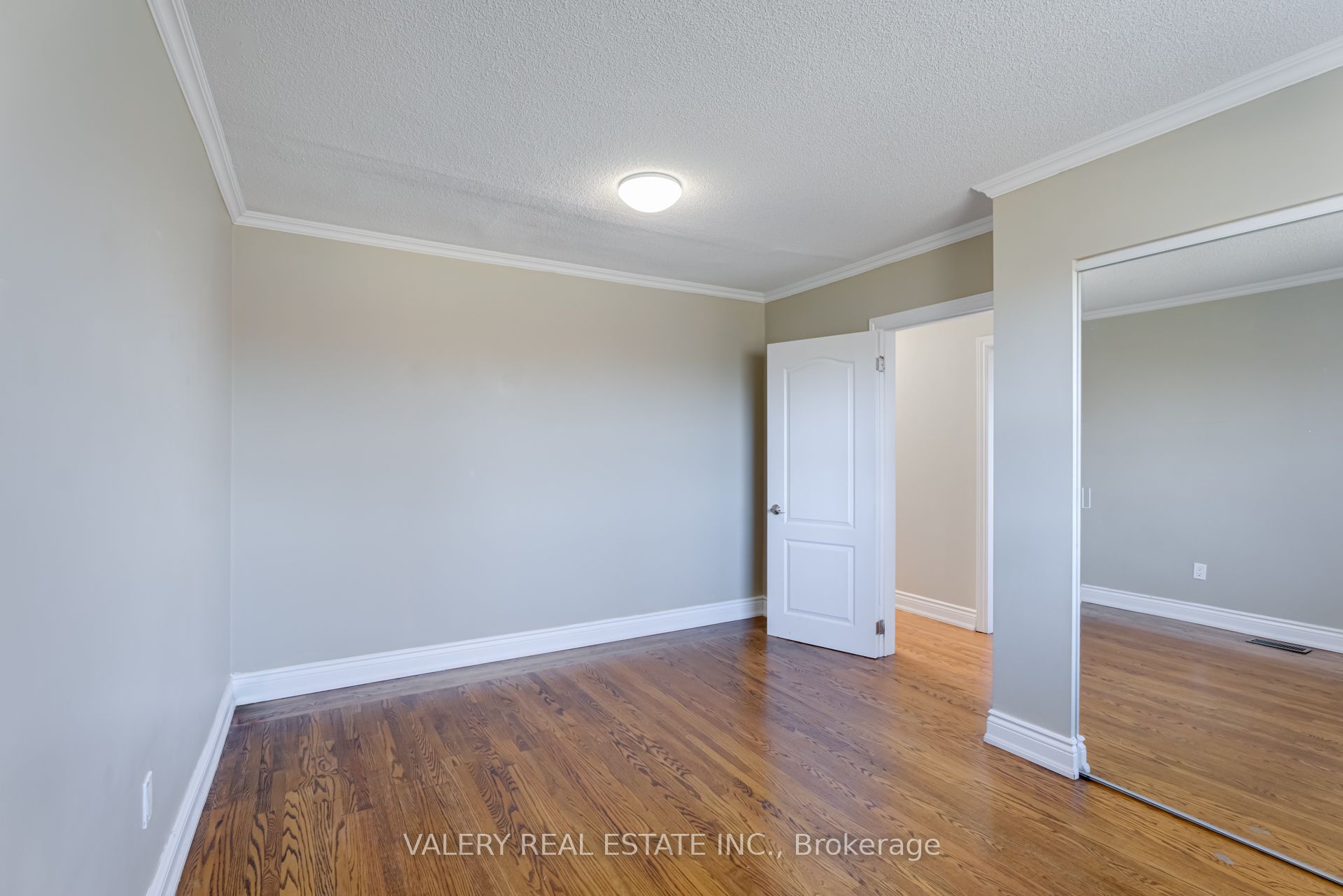 #main - 118 Dorcot Avenue Property Photo 13