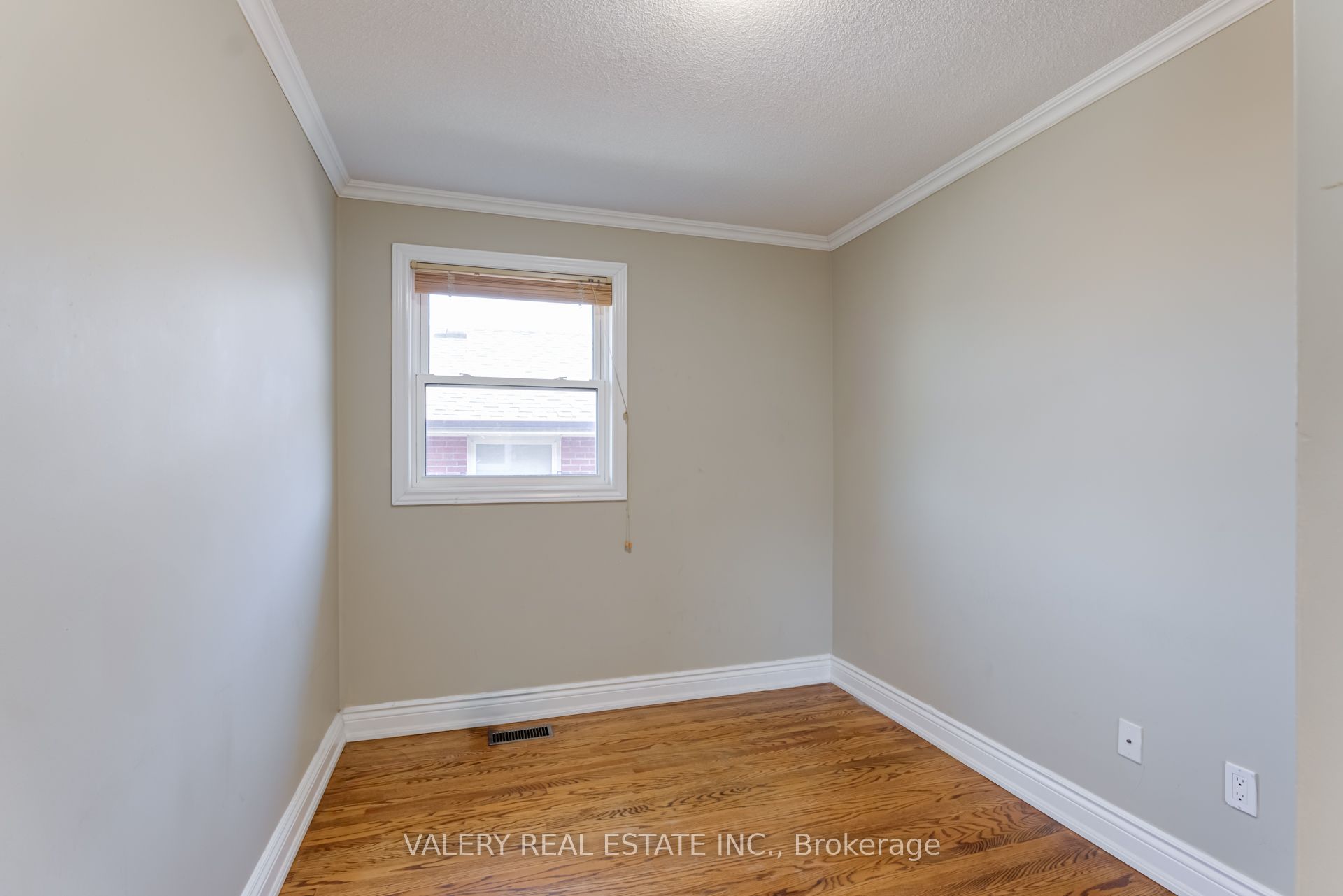 #main - 118 Dorcot Avenue Property Photo 15