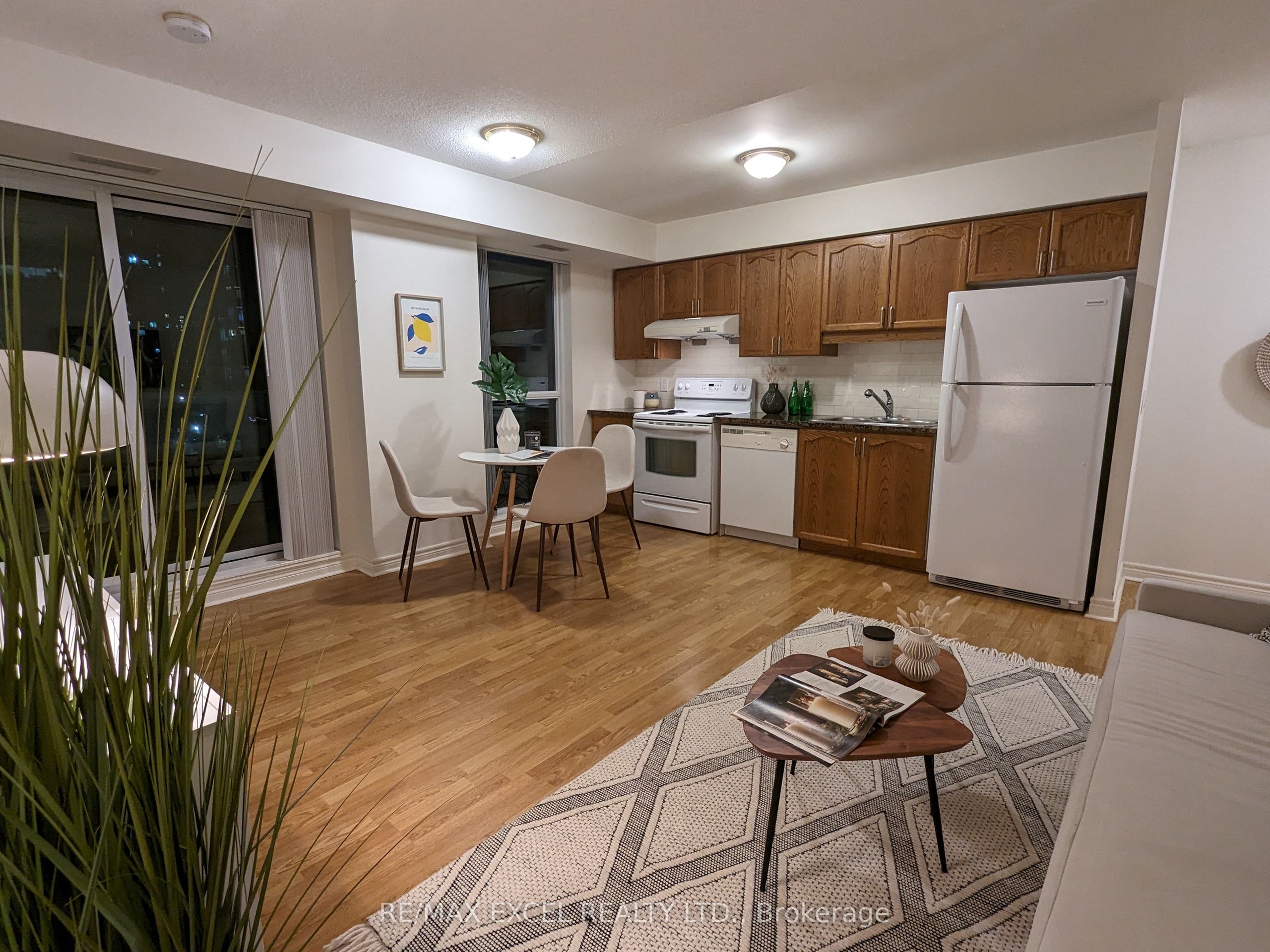 #403 - 60 Town Centre Court Property Photo 5