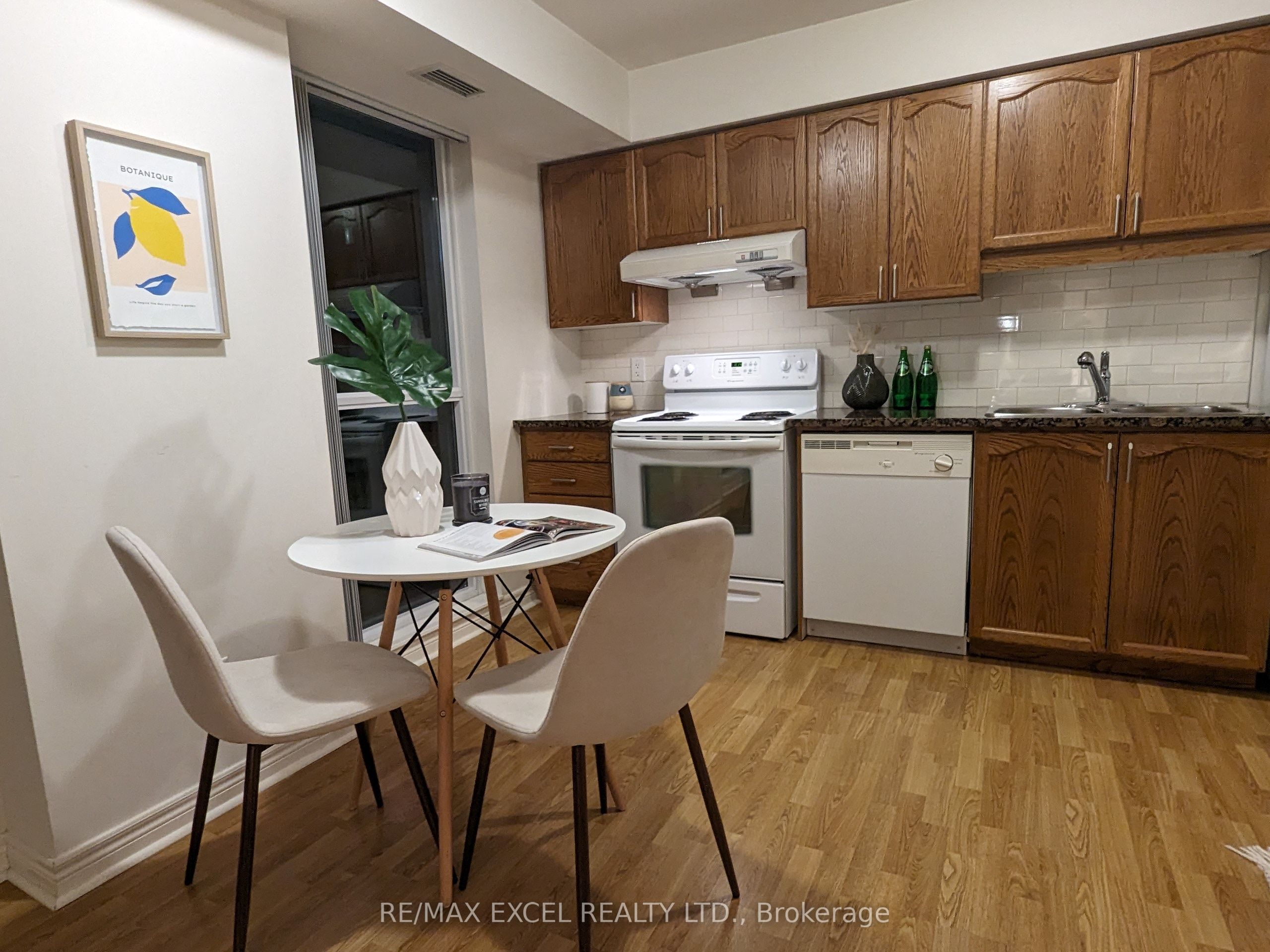 #403 - 60 Town Centre Court Property Photo 8