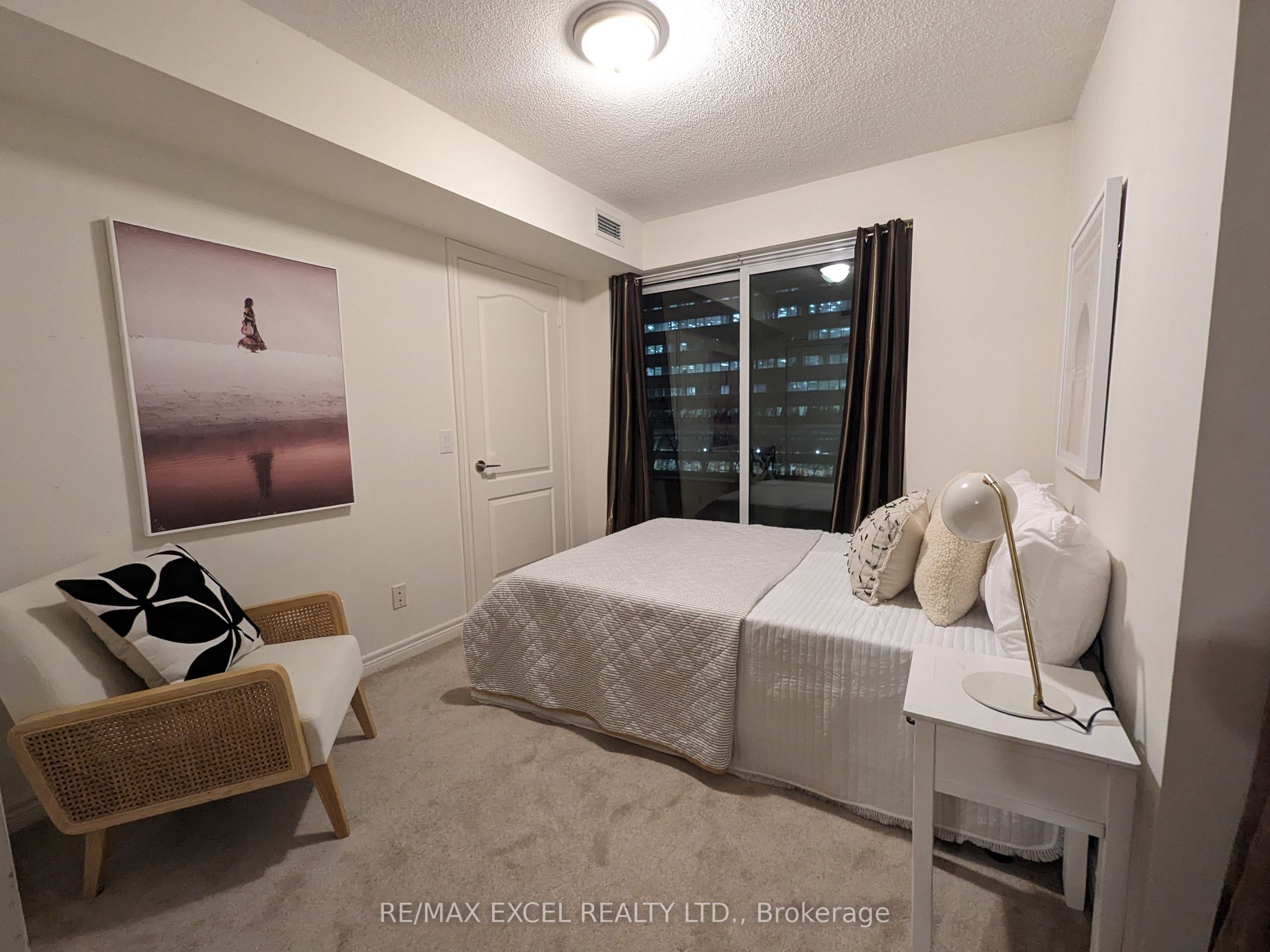 #403 - 60 Town Centre Court Property Photo 9