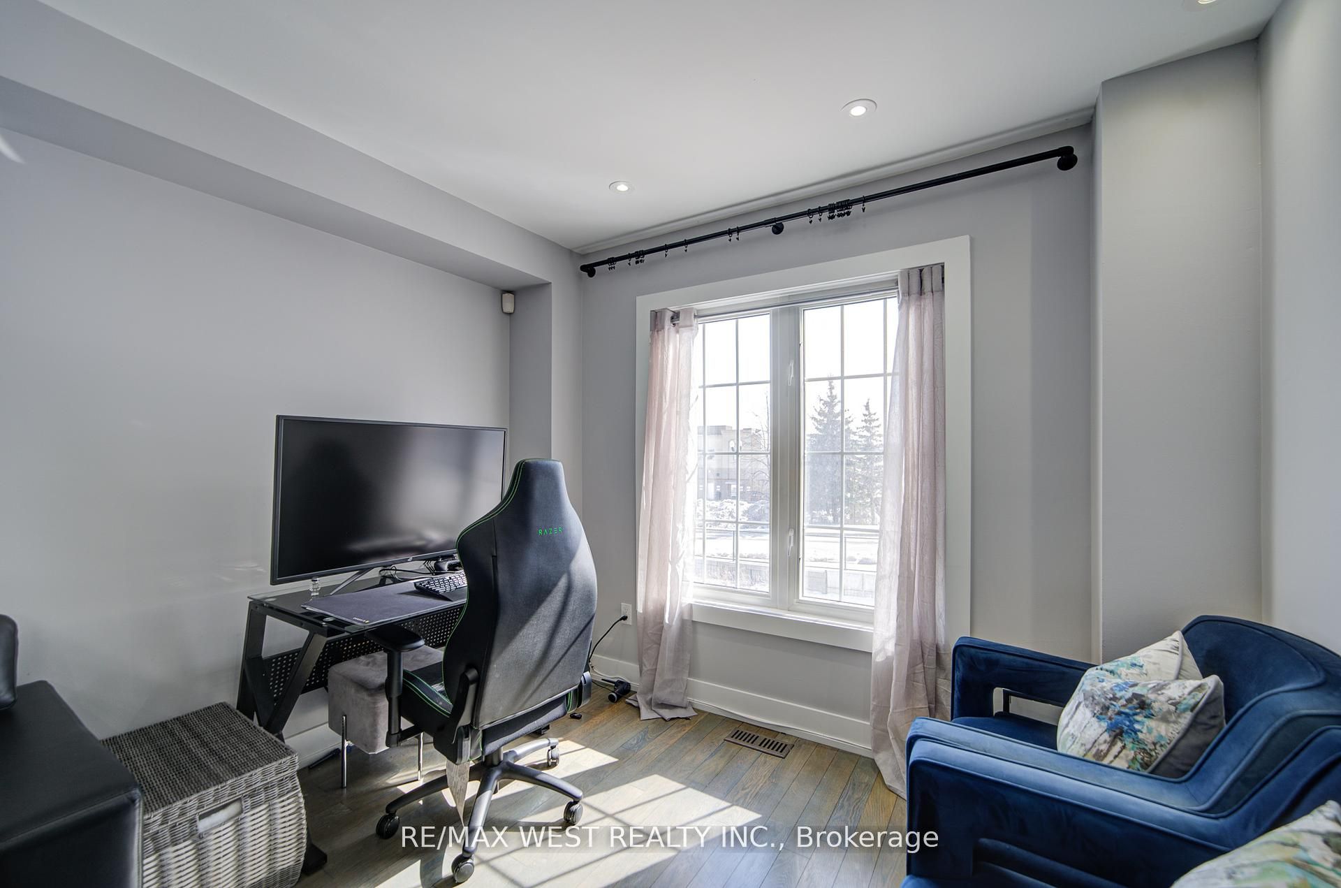 #65 - 735 Sheppard Avenue Property Photo 8
