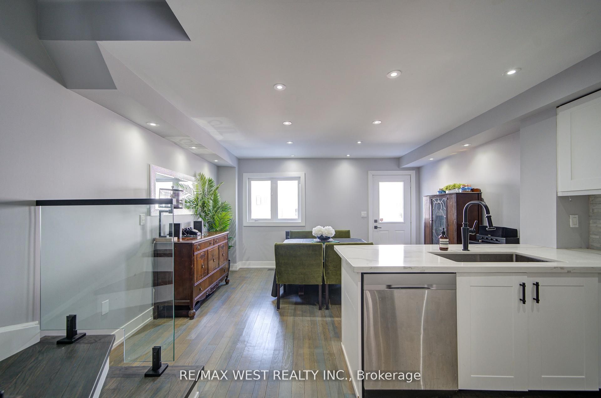 #65 - 735 Sheppard Avenue Property Photo 12
