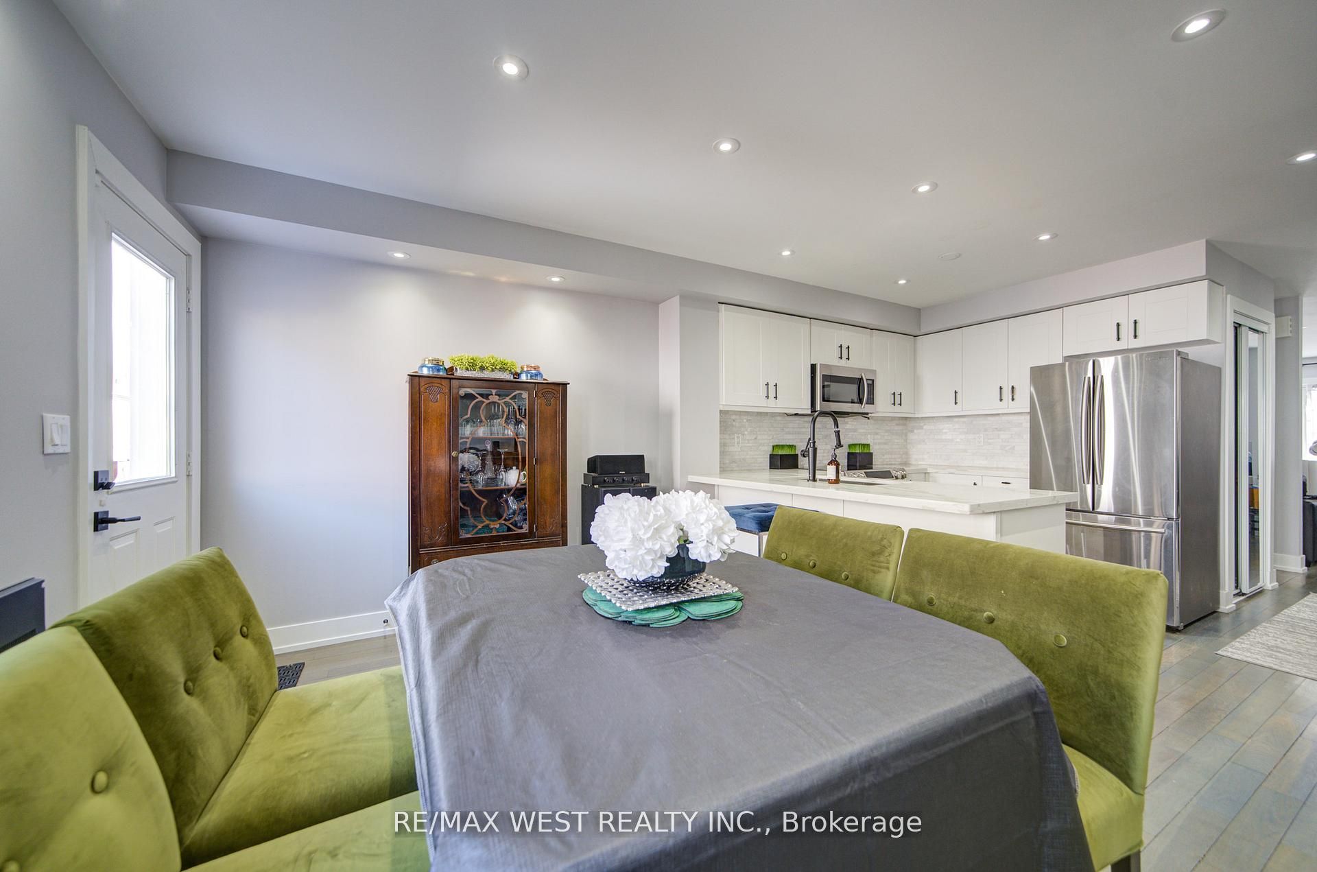 #65 - 735 Sheppard Avenue Property Photo 20