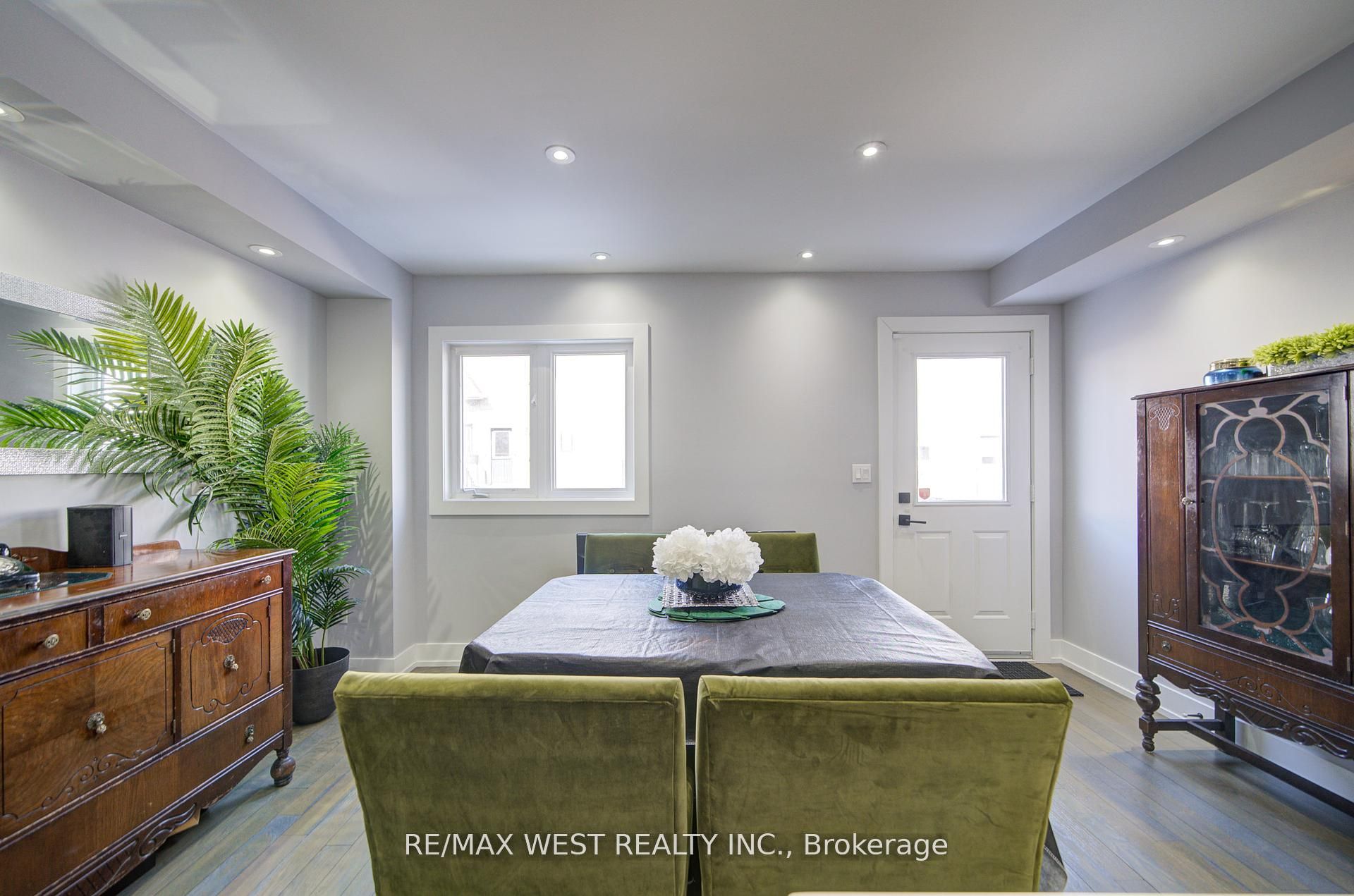 #65 - 735 Sheppard Avenue Property Photo 21