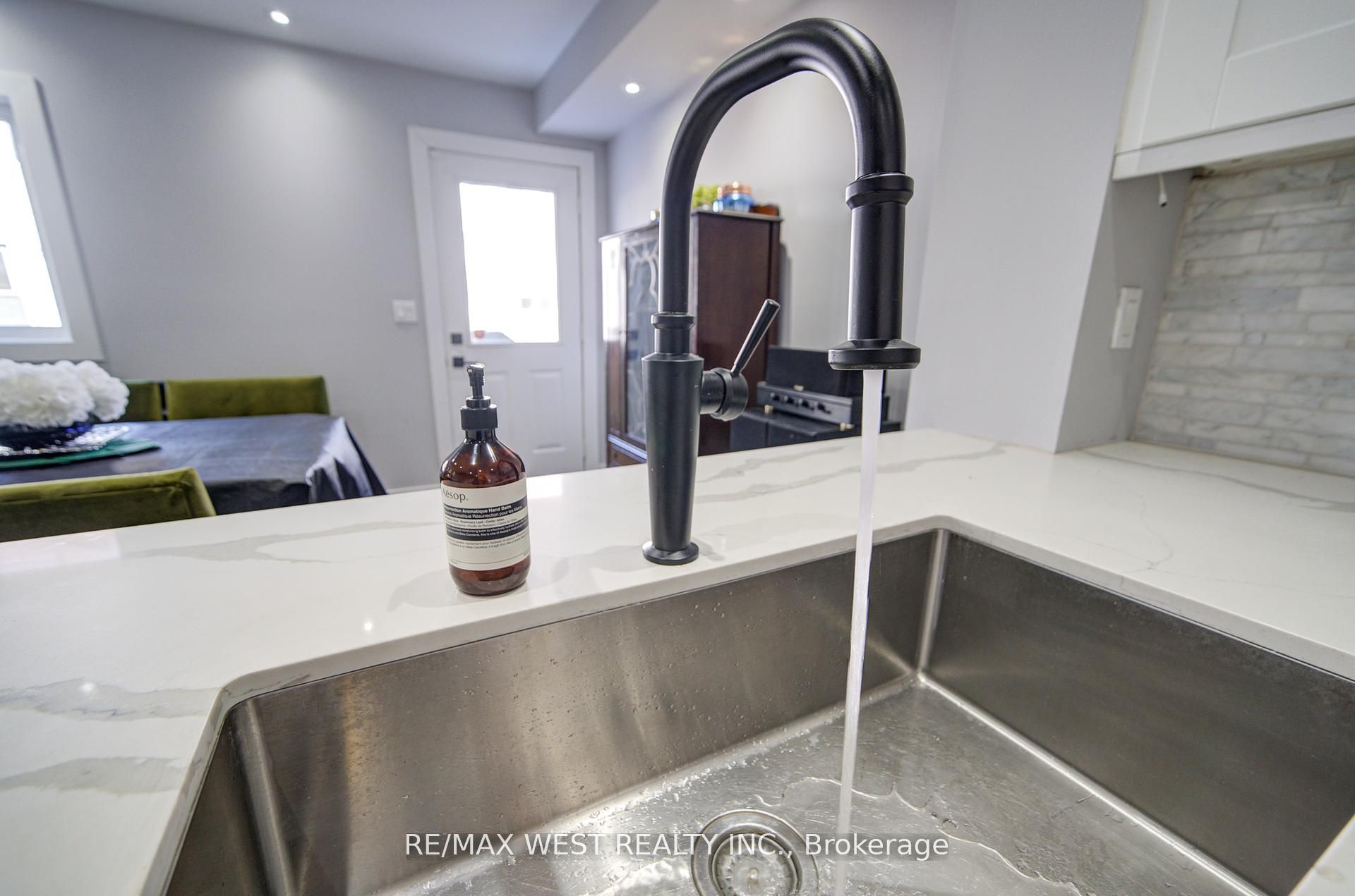 #65 - 735 Sheppard Avenue Property Photo 23