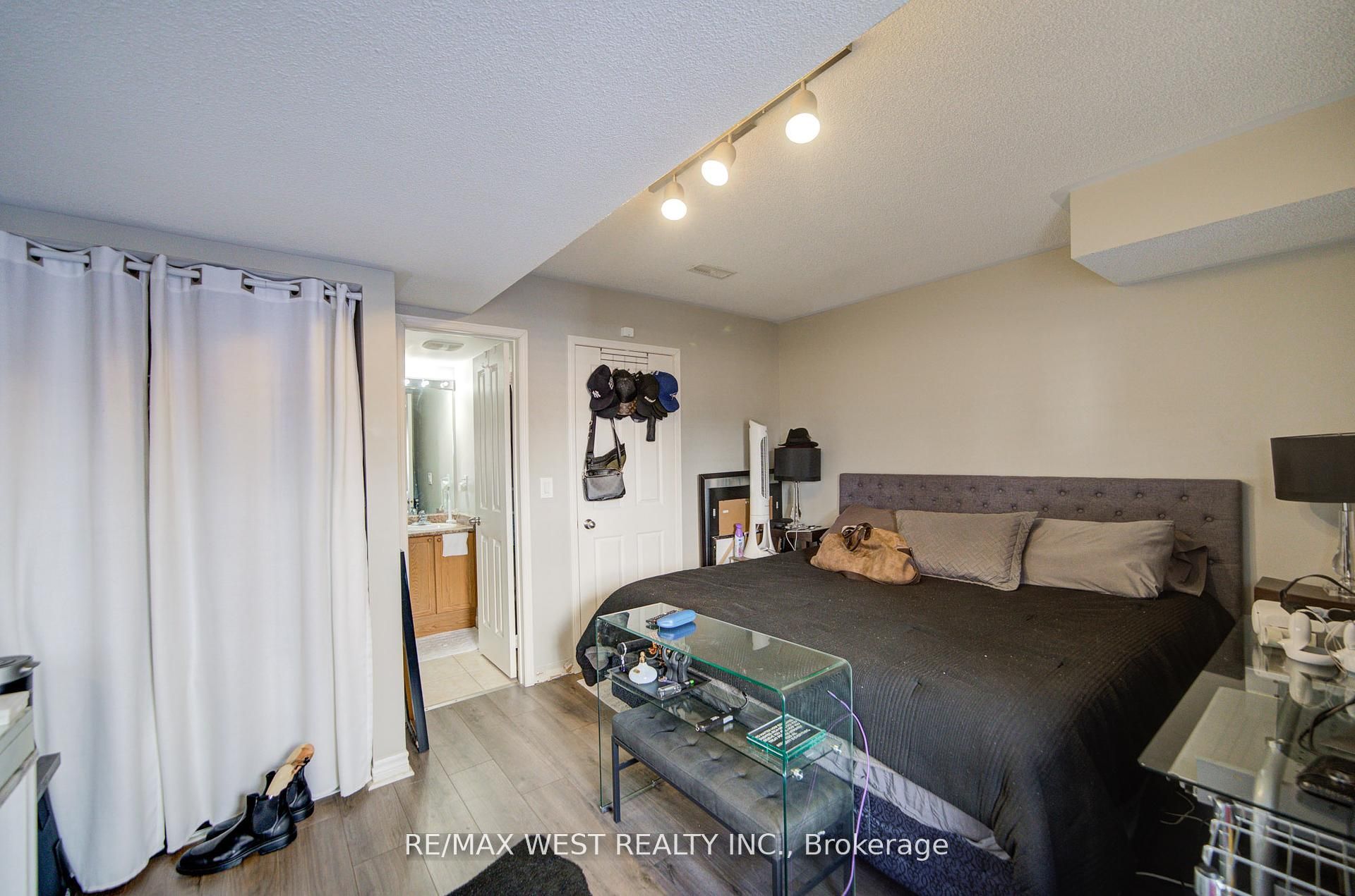 #65 - 735 Sheppard Avenue Property Photo 45