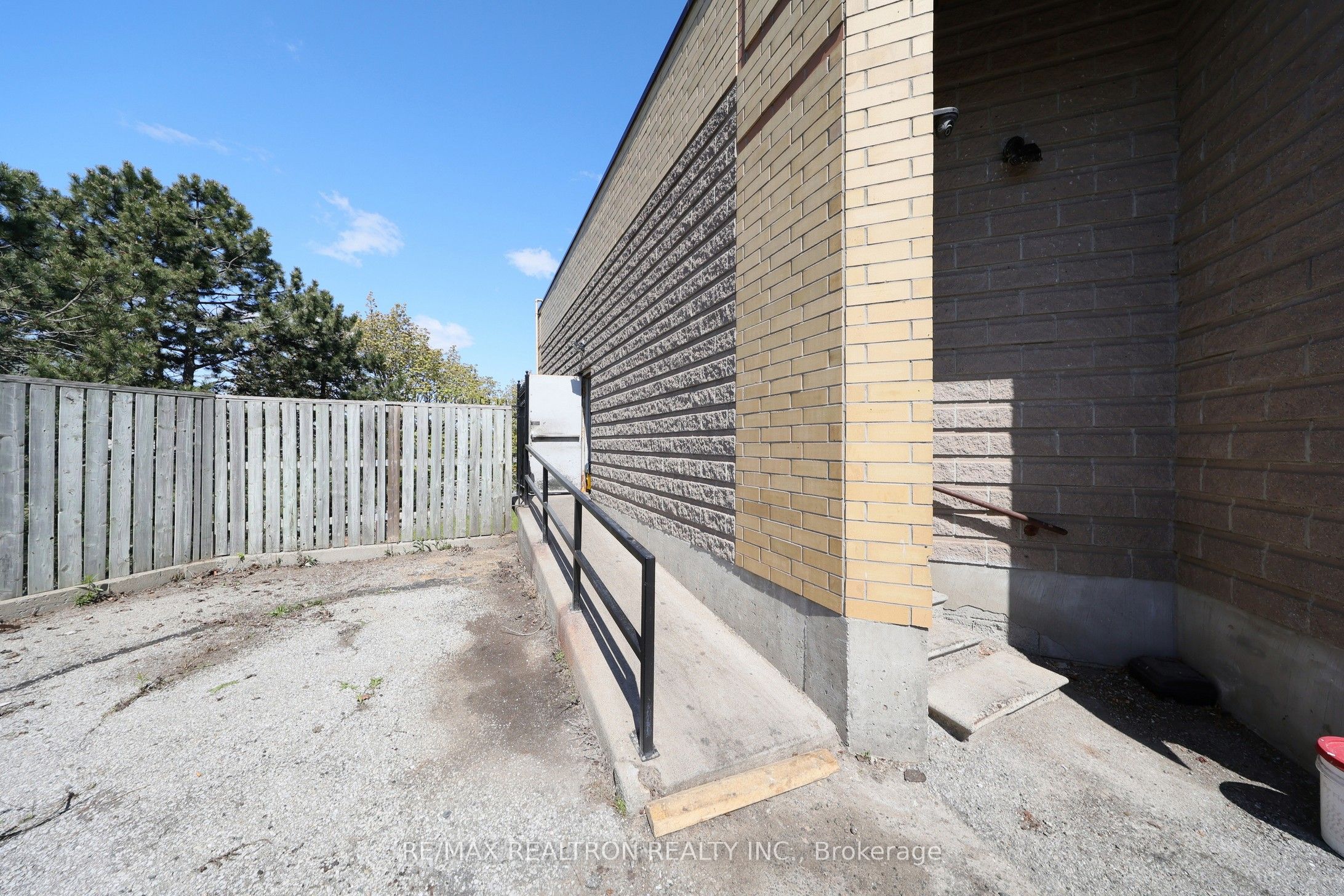 4227 Sheppard Avenue E 2& 3 Property Photo 37