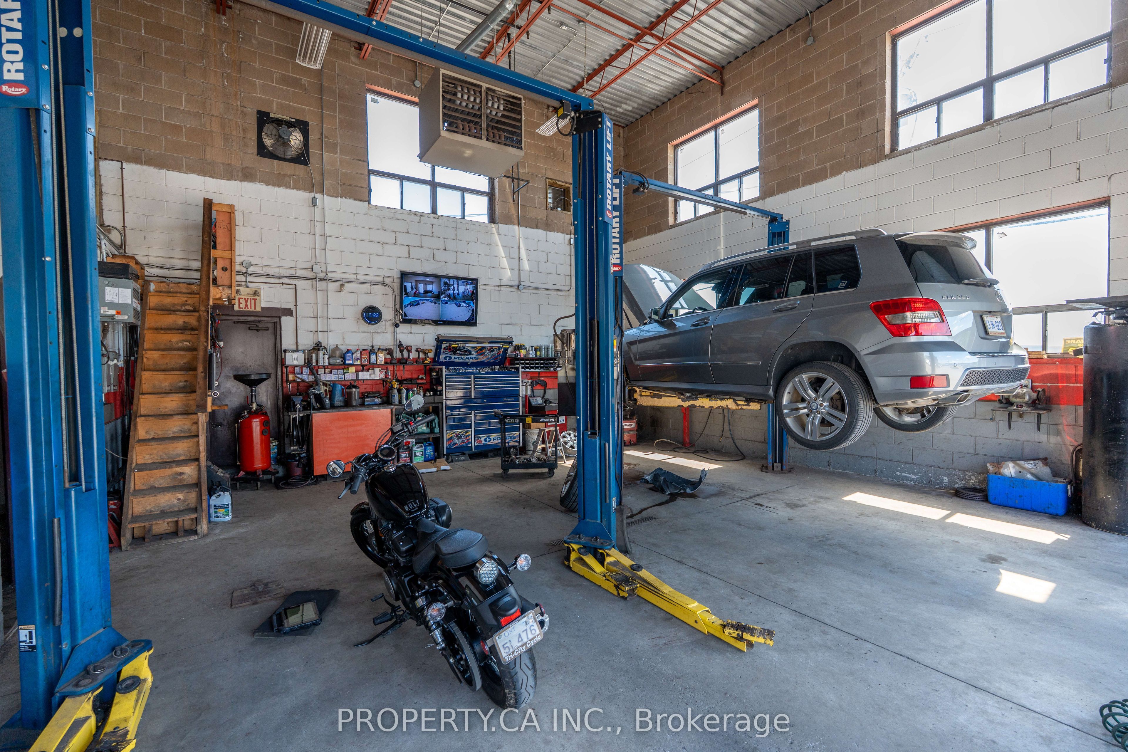 20 Sherry Road Property Photo 5