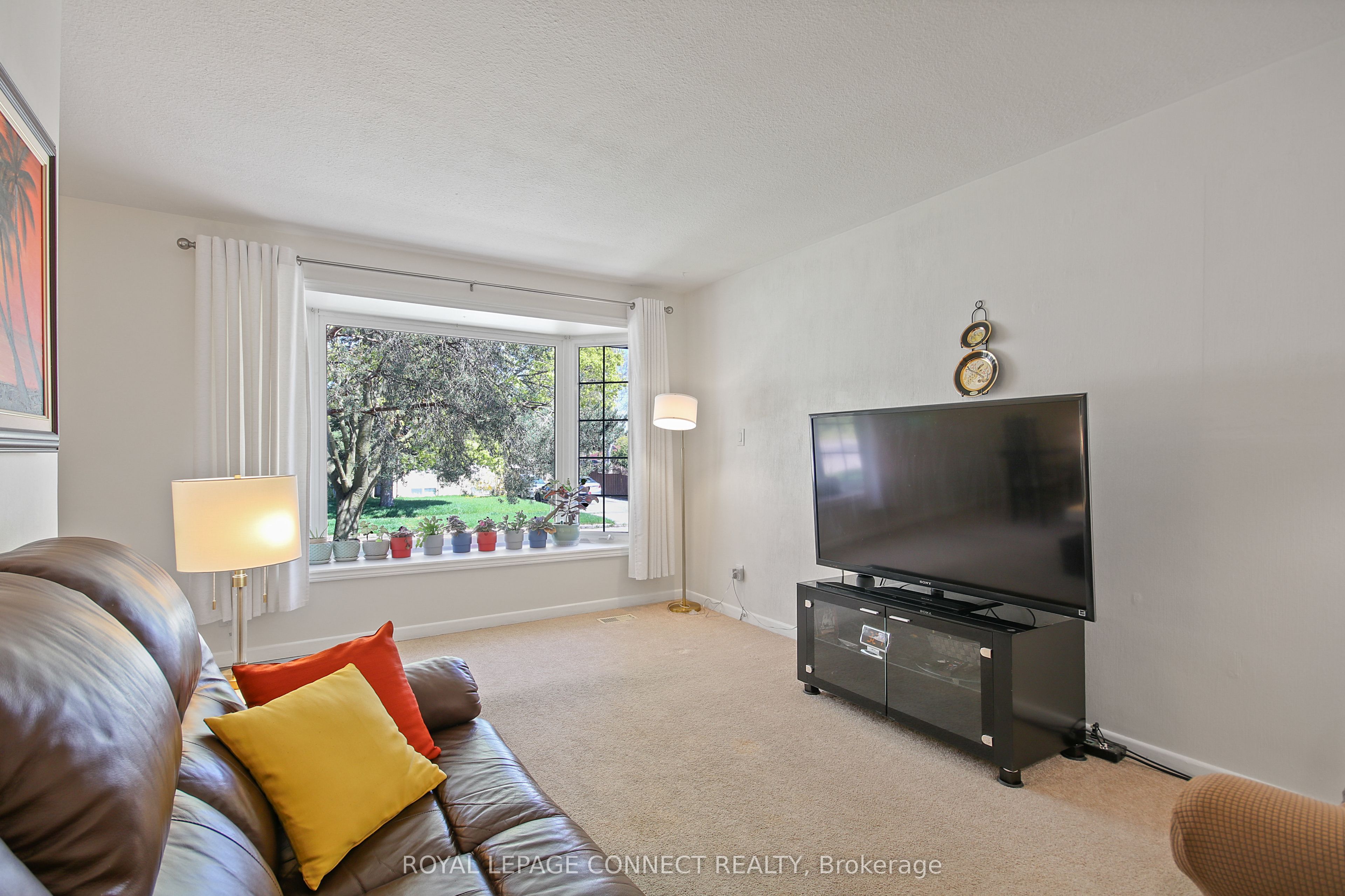 4 Sundance Crescent Property Photo 5