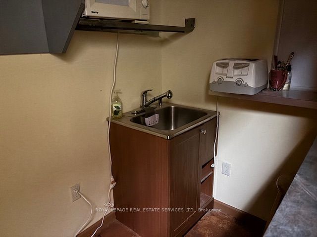 #c & D - 2116 Queen Street Property Photo 10
