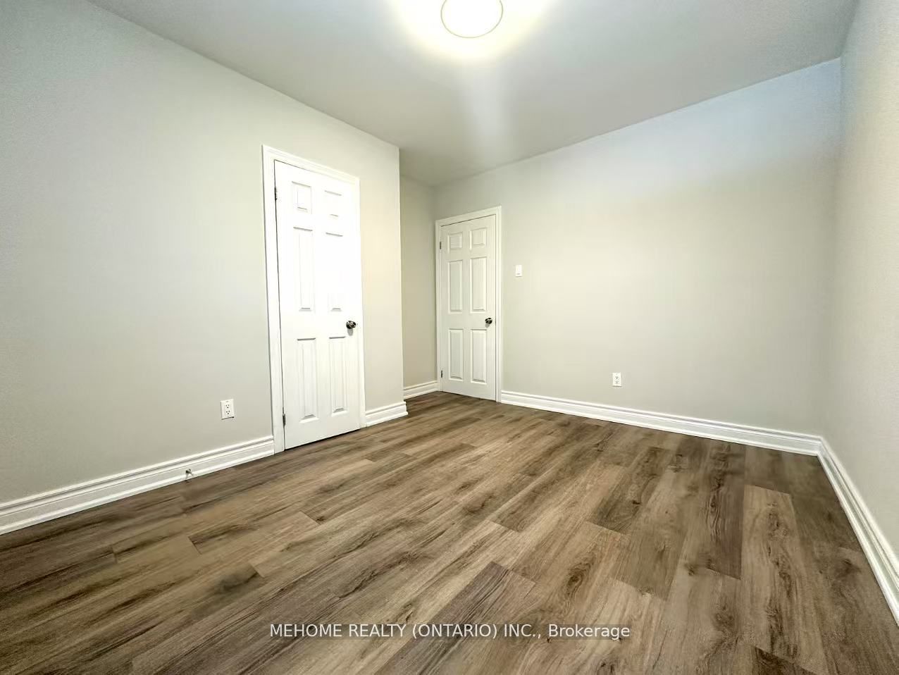 #main - 65 Miramar Crescent Property Photo 5