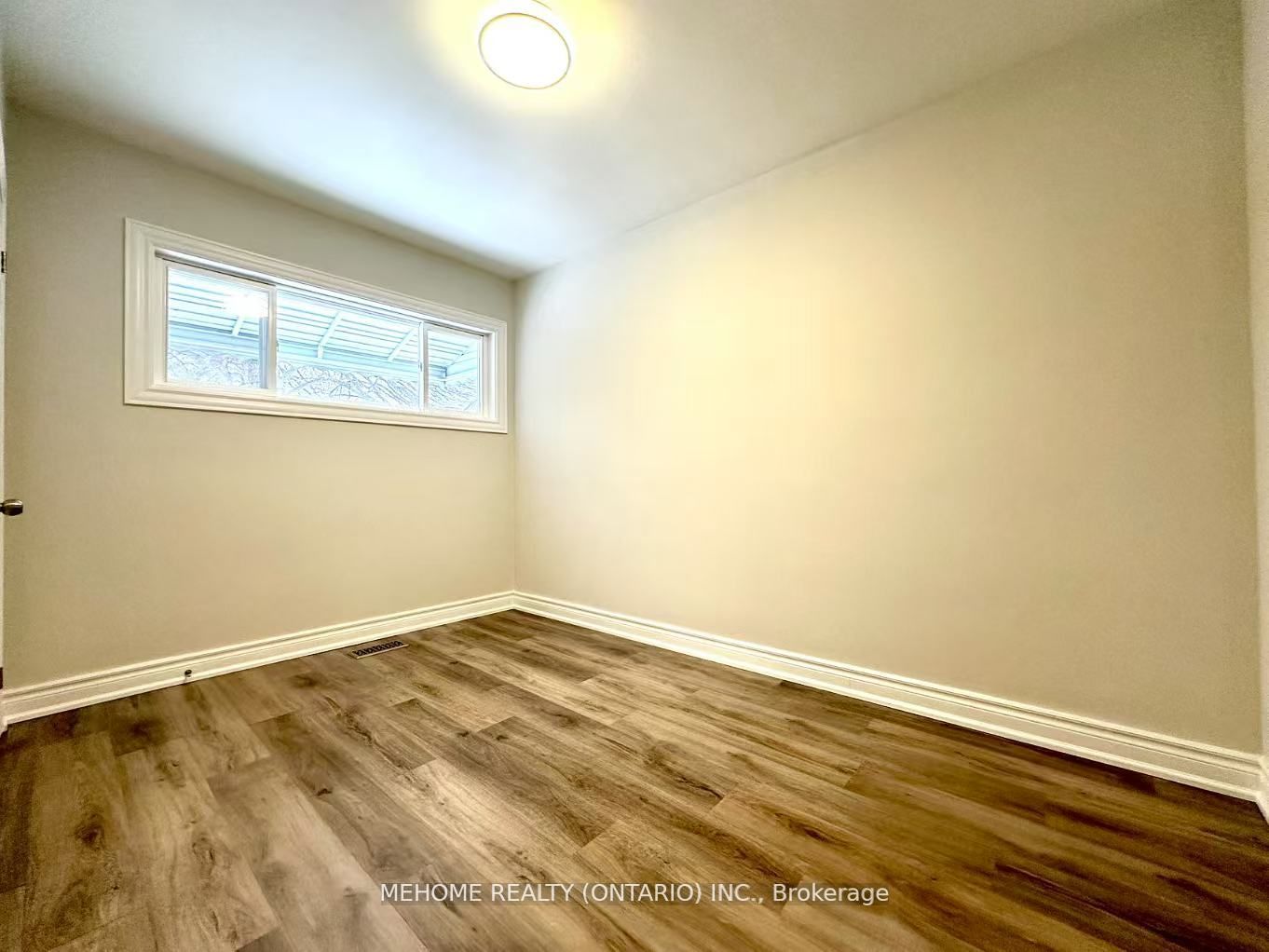#main - 65 Miramar Crescent Property Photo 8