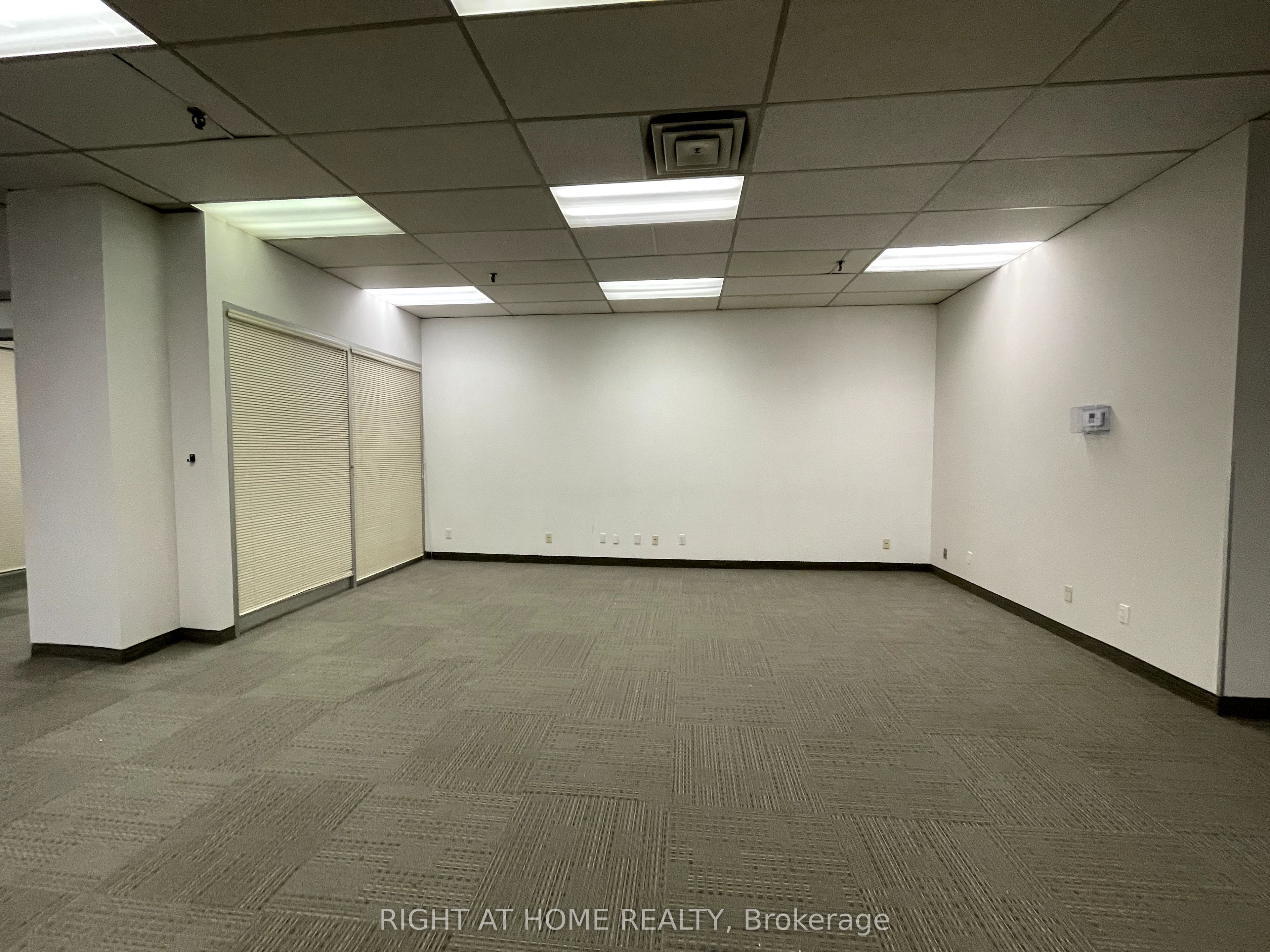 50 Richmond St E Property Photo 13