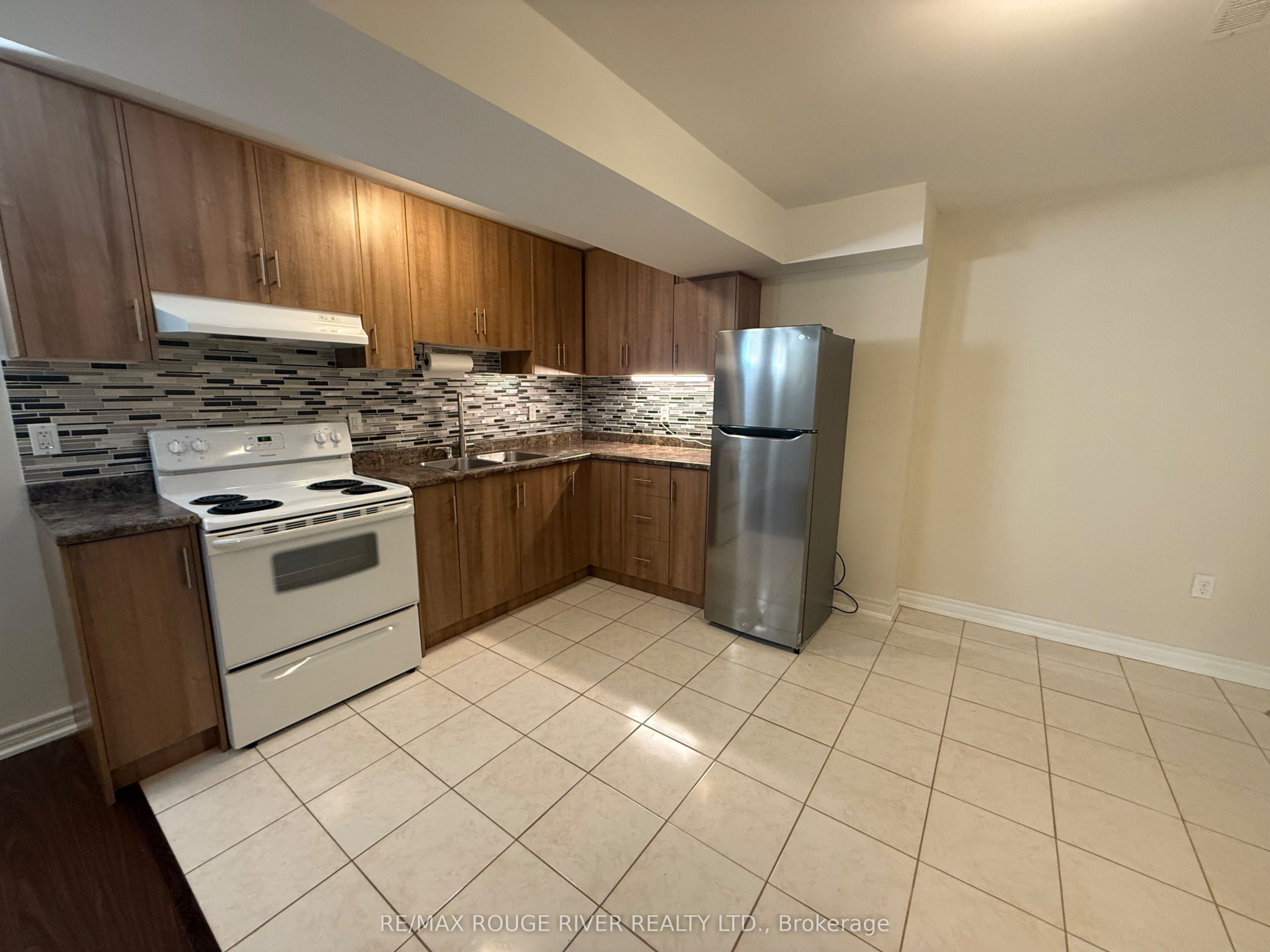 140 Rushworth Drive Bsmt Property Photo 5