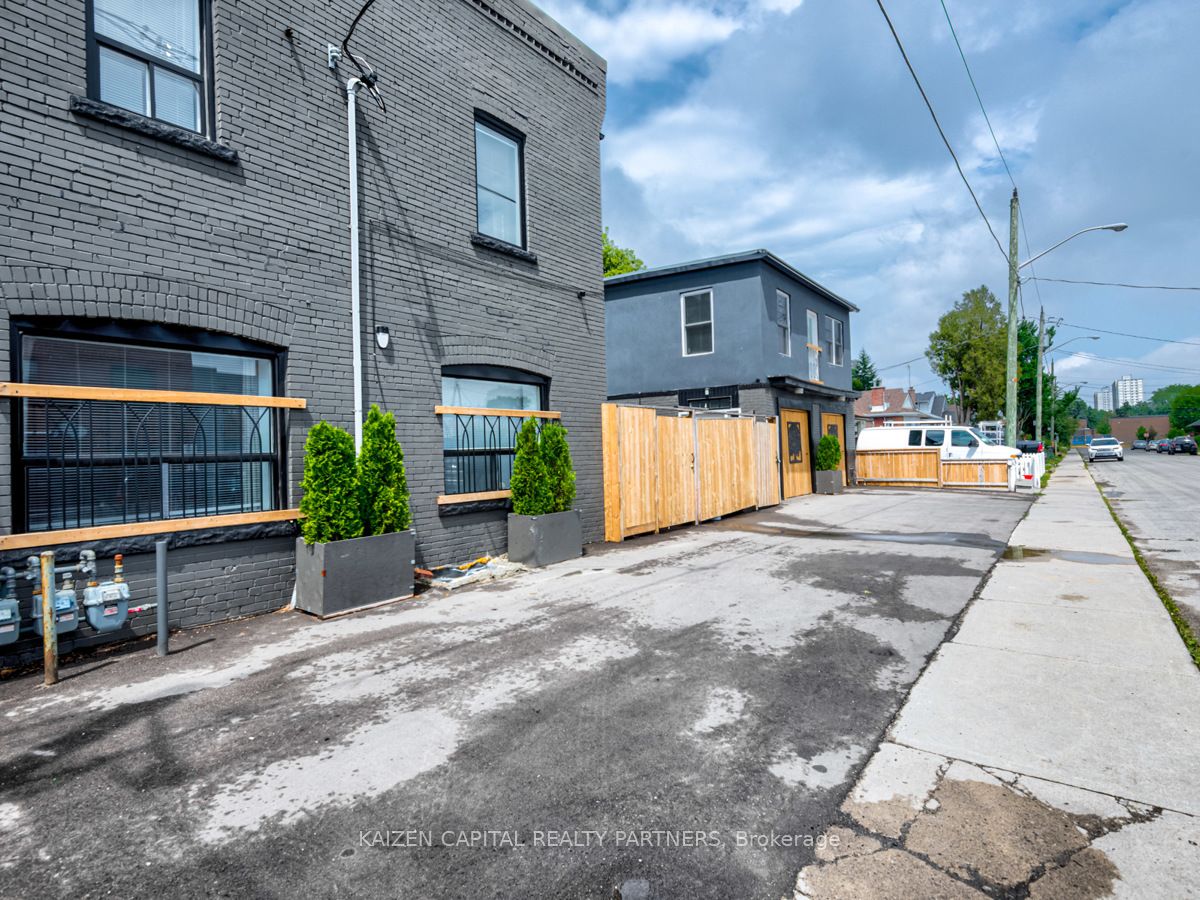 3224 Danforth Avenue Property Photo 4
