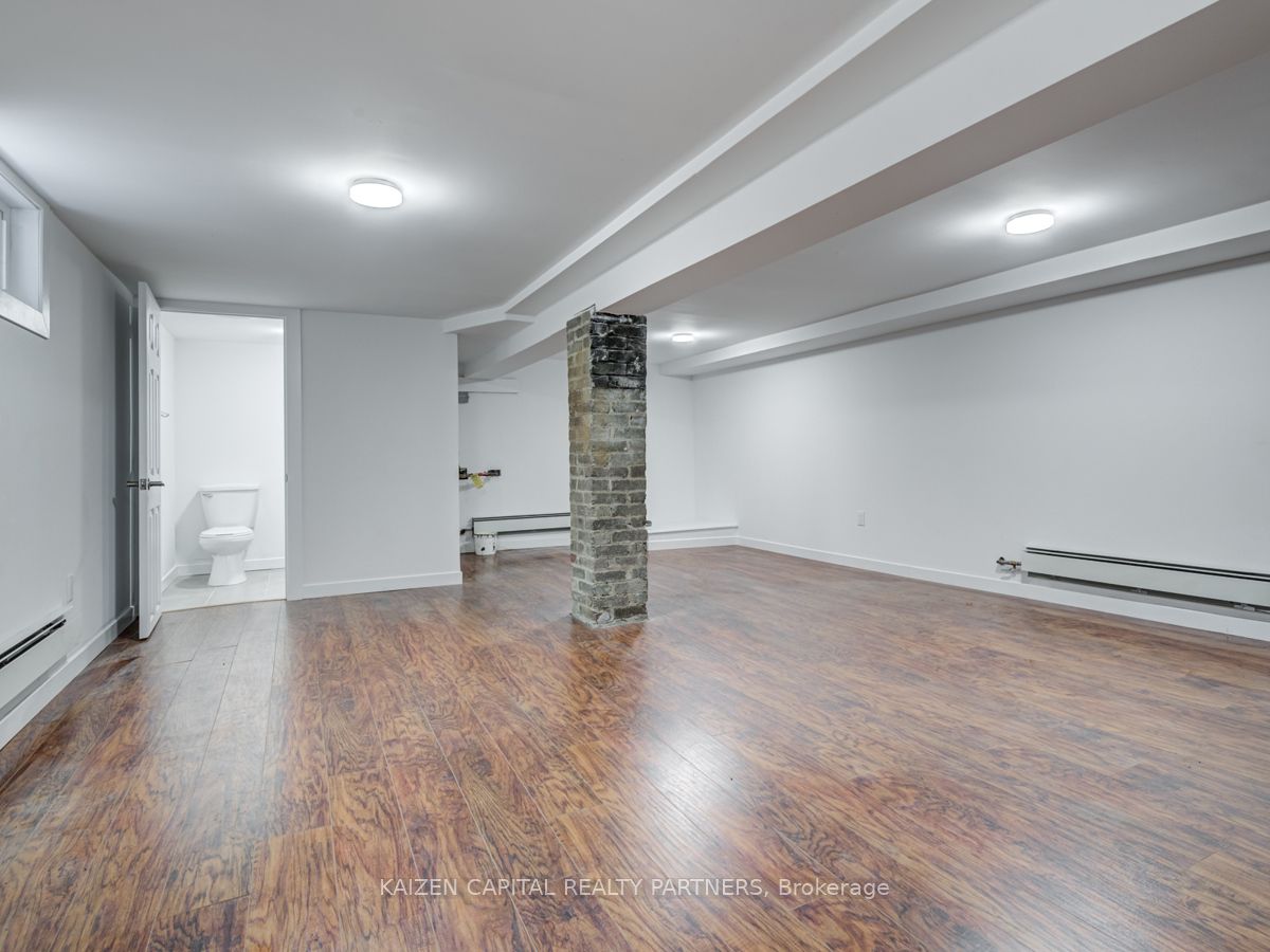 3224 Danforth Avenue Property Photo 10