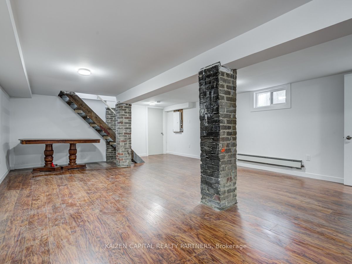 3224 Danforth Avenue Property Photo 11