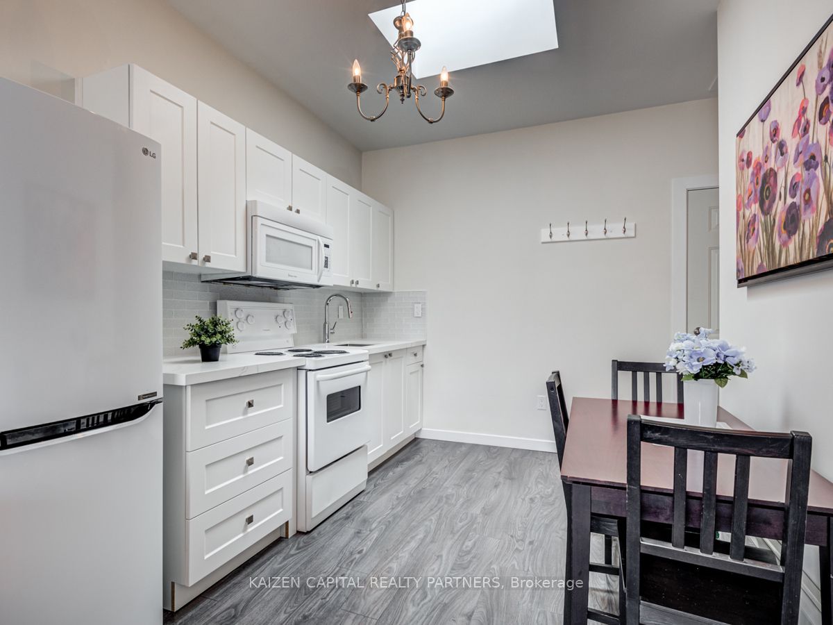 3224 Danforth Avenue Property Photo 20