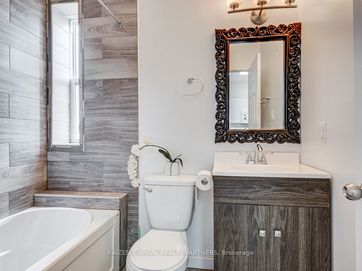 3224 Danforth Avenue Property Photo 24