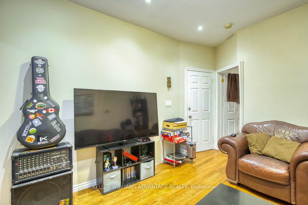 218 Broadview Avenue Property Photo 8