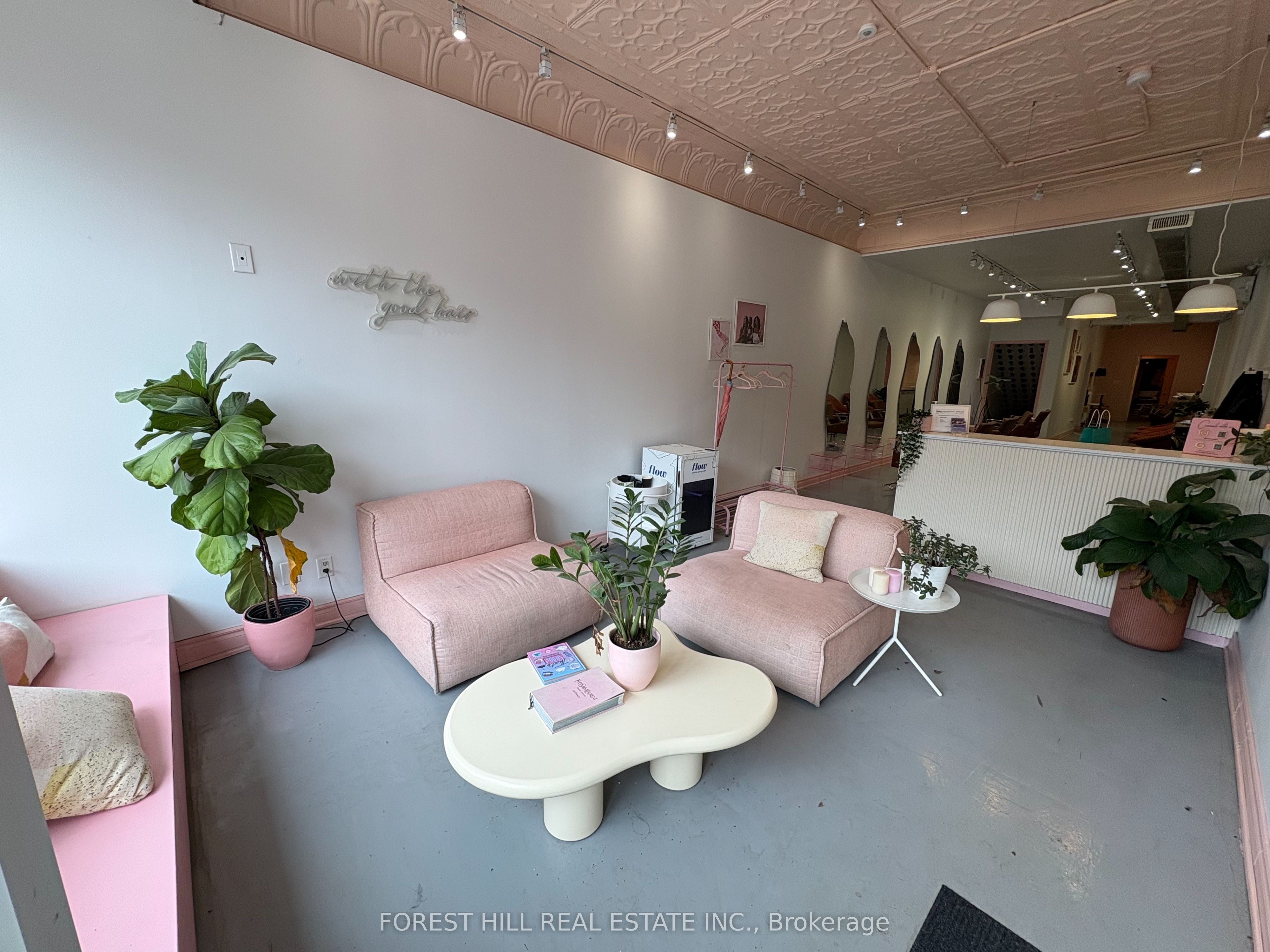 724 1/2 Queen Street Property Photo 3