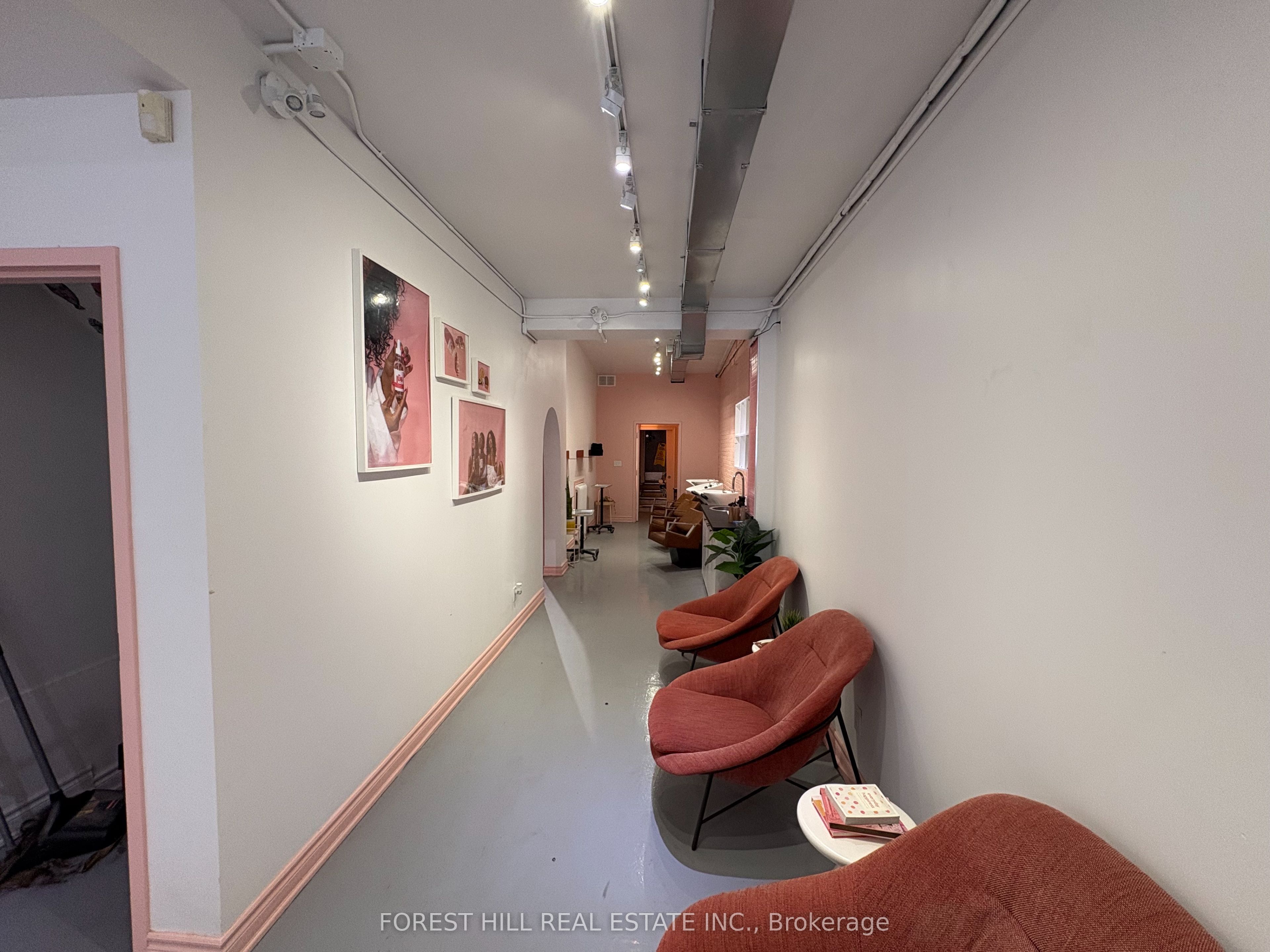 724 1/2 Queen Street Property Photo 6