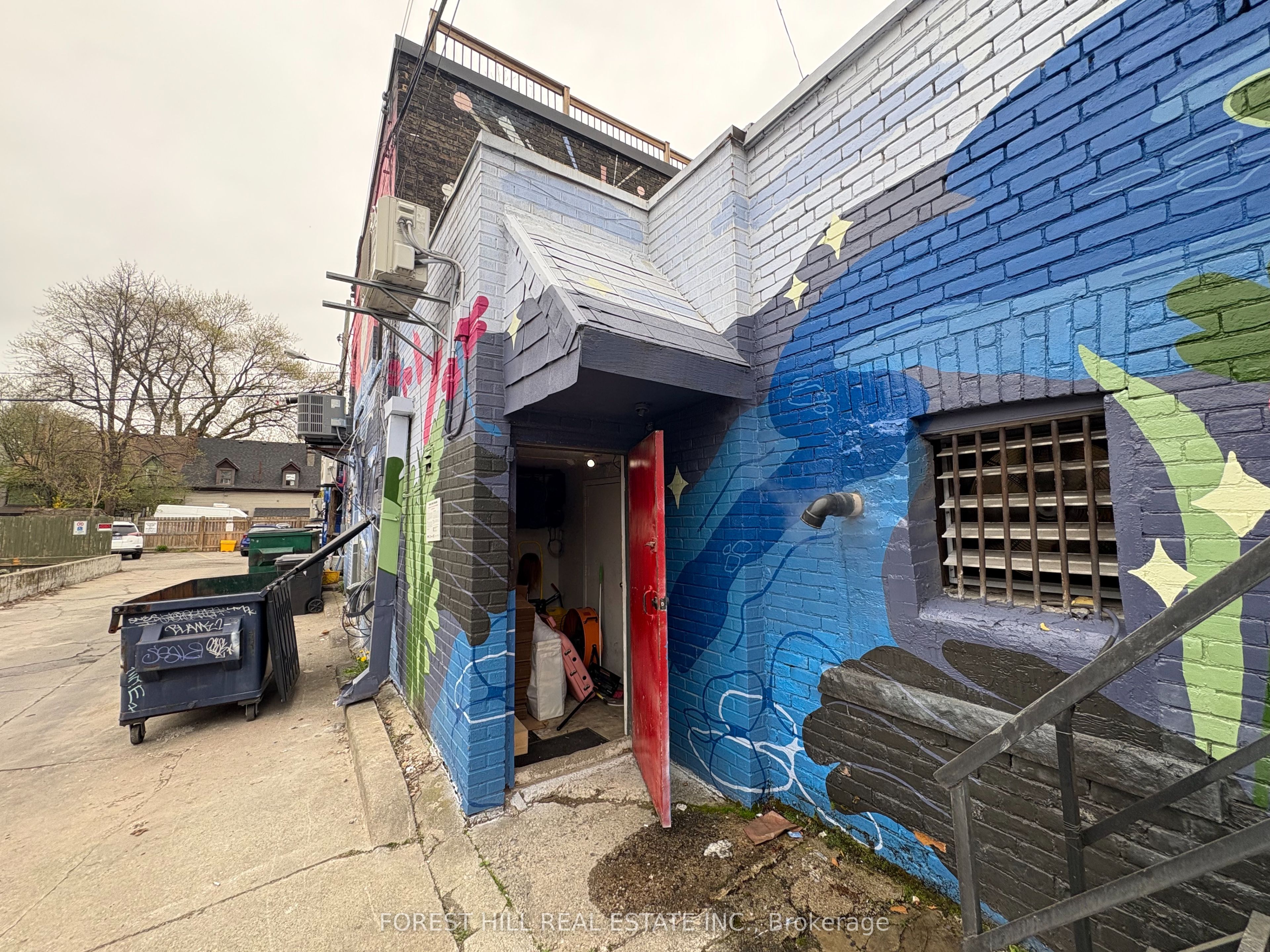 724 1/2 Queen Street Property Photo 13